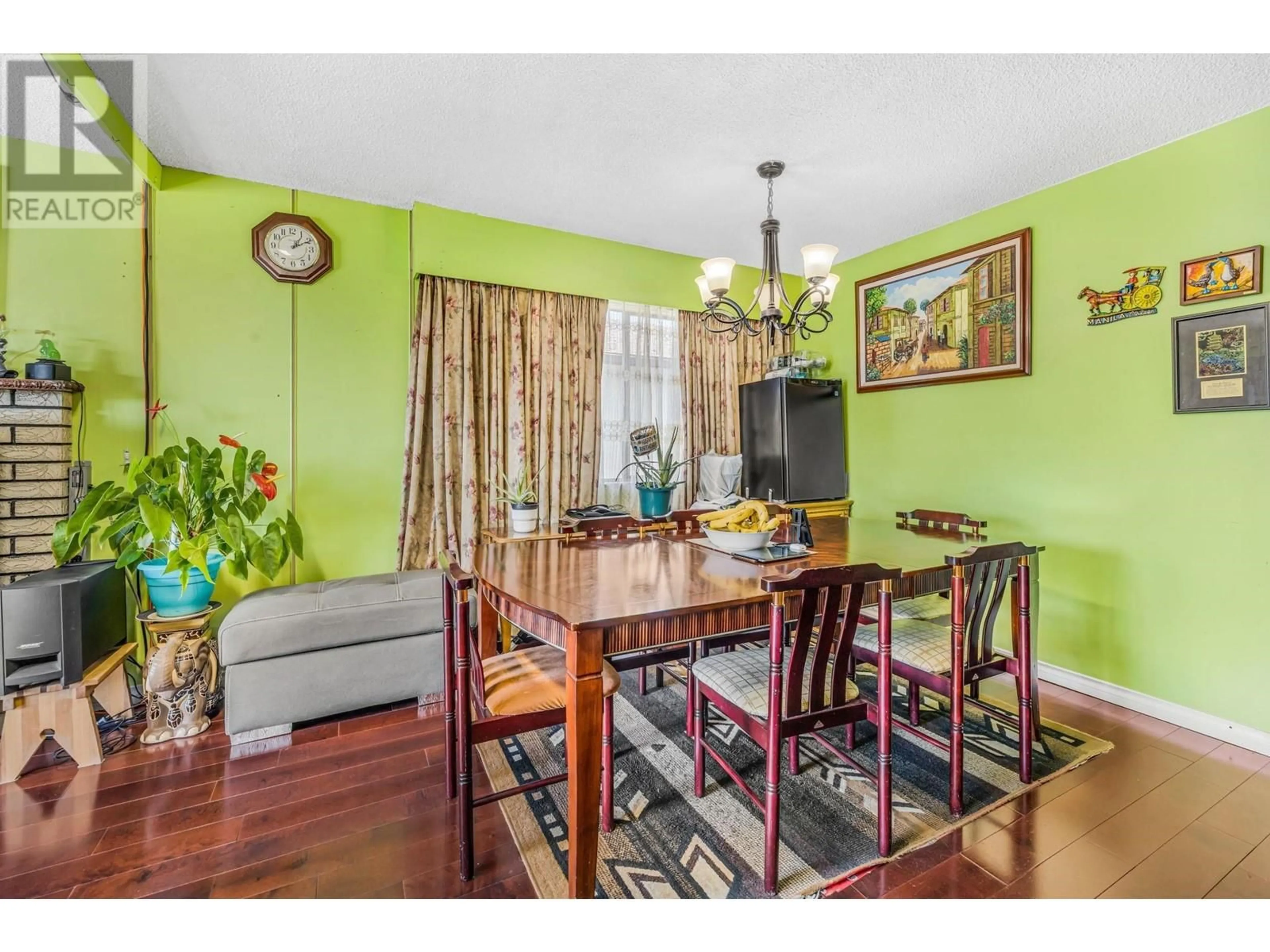 Dining room, wood/laminate floor for 1017 SE MARINE DRIVE, Vancouver British Columbia V5X2V5