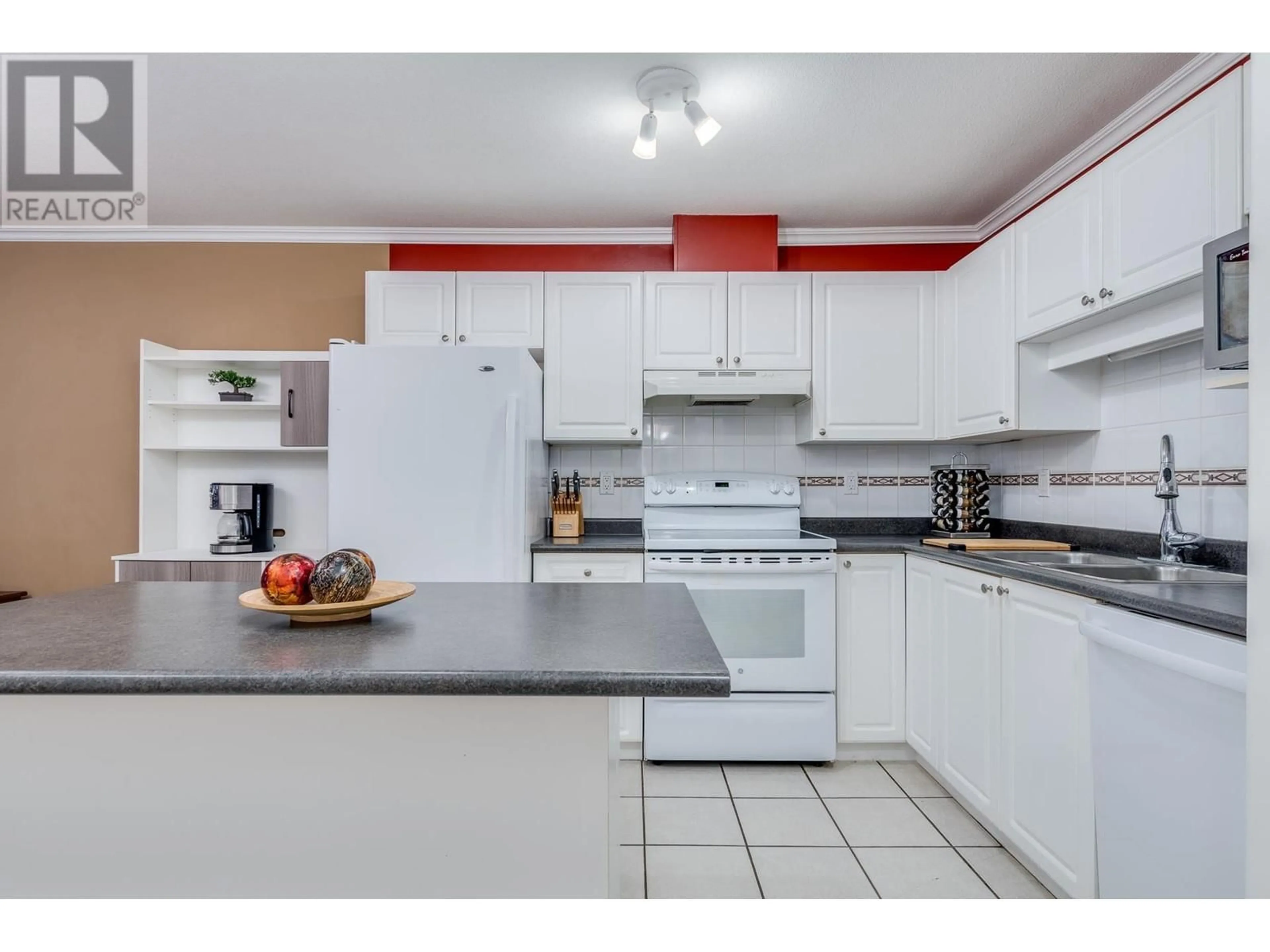 Standard kitchen, ceramic/tile floor for 212 1999 SUFFOLK AVENUE, Port Coquitlam British Columbia V3B7X7