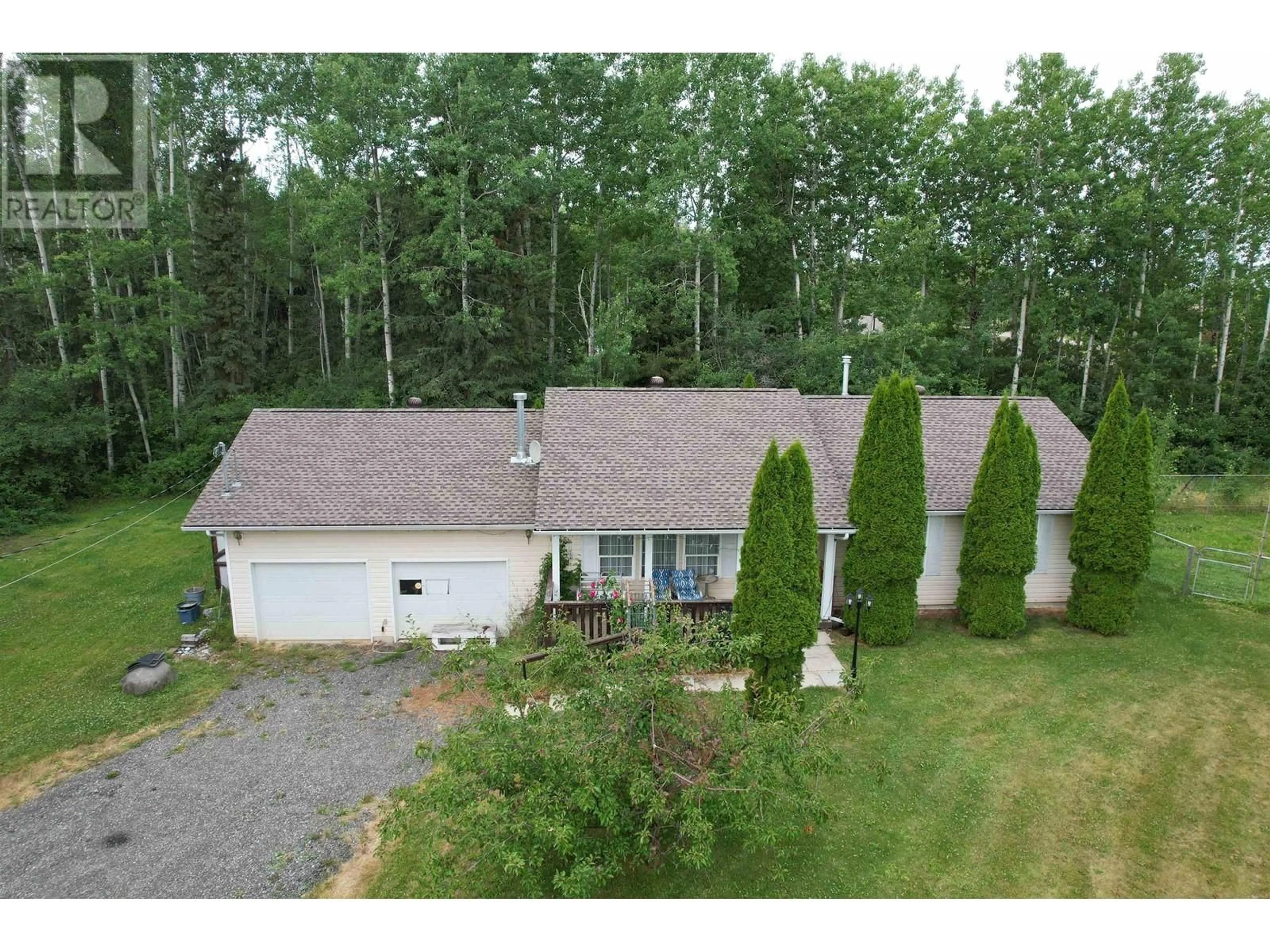 A pic from outside/outdoor area/front of a property/back of a property/a pic from drone, unknown for 3856 DALE LAKE ROAD, Quesnel British Columbia V2J6E9