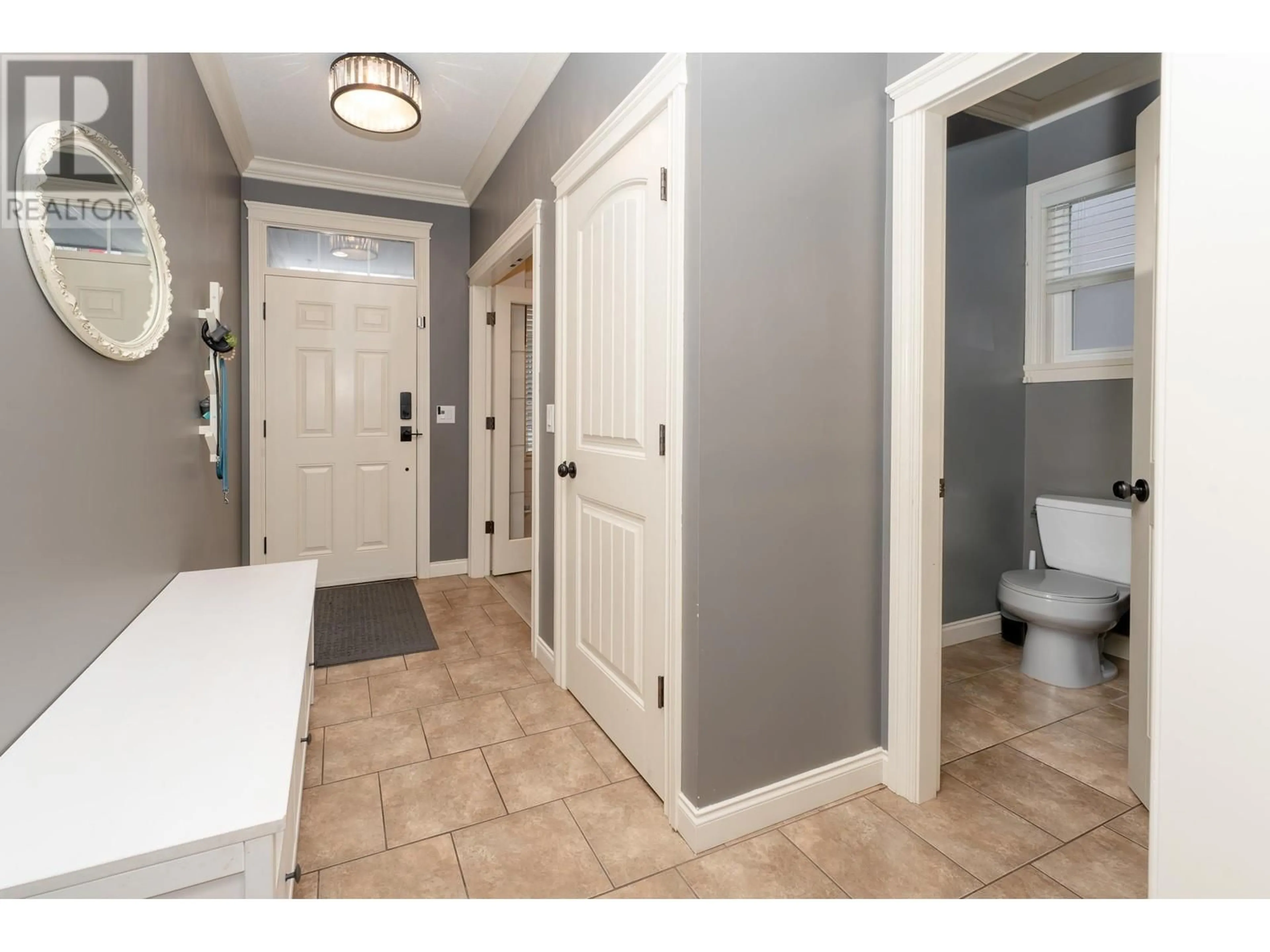 Indoor entryway for 124 - 23925 116 AVENUE, Maple Ridge British Columbia V2W0C3
