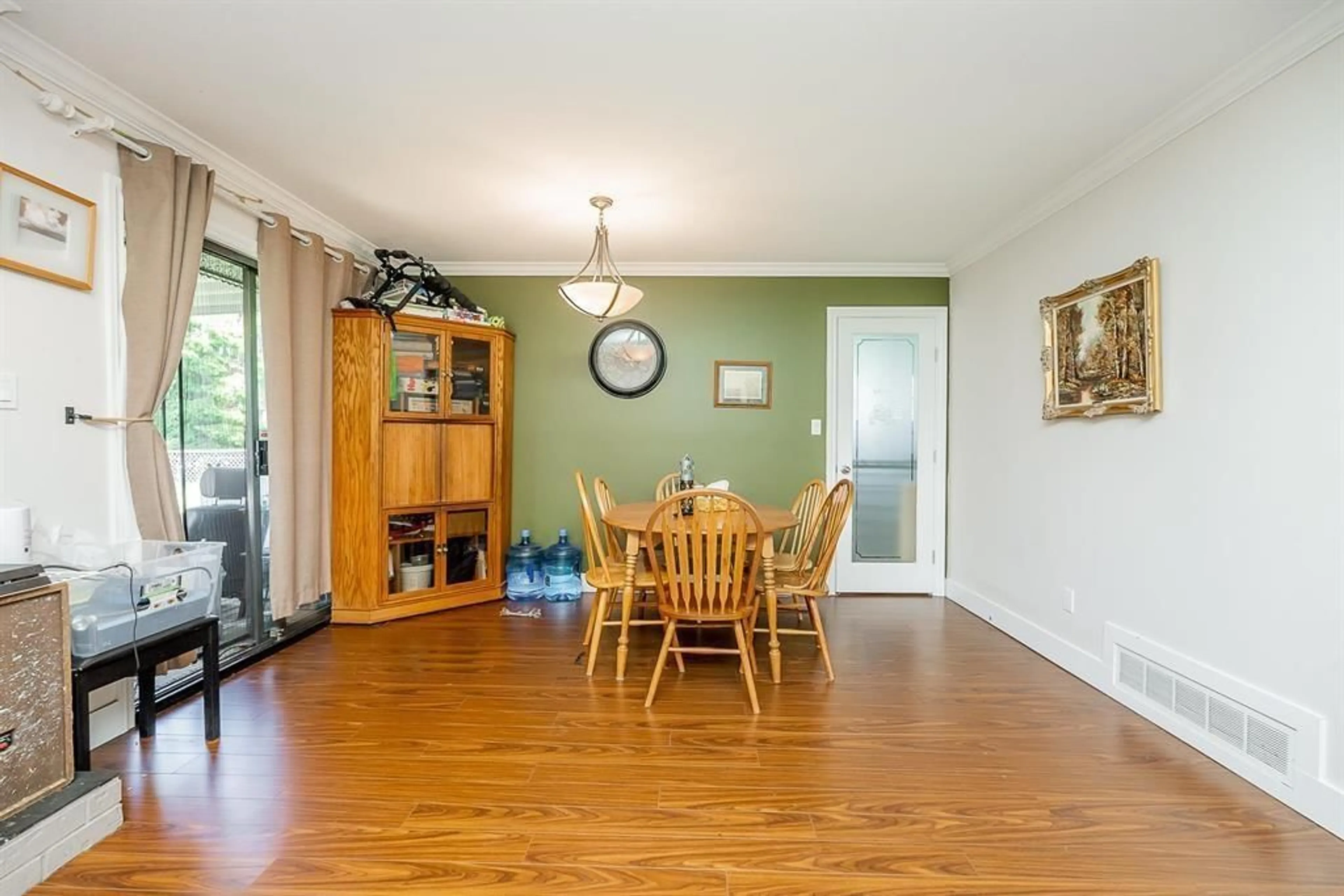 Dining room, wood/laminate floor for 15491 ROPER, White Rock British Columbia V4B2G4