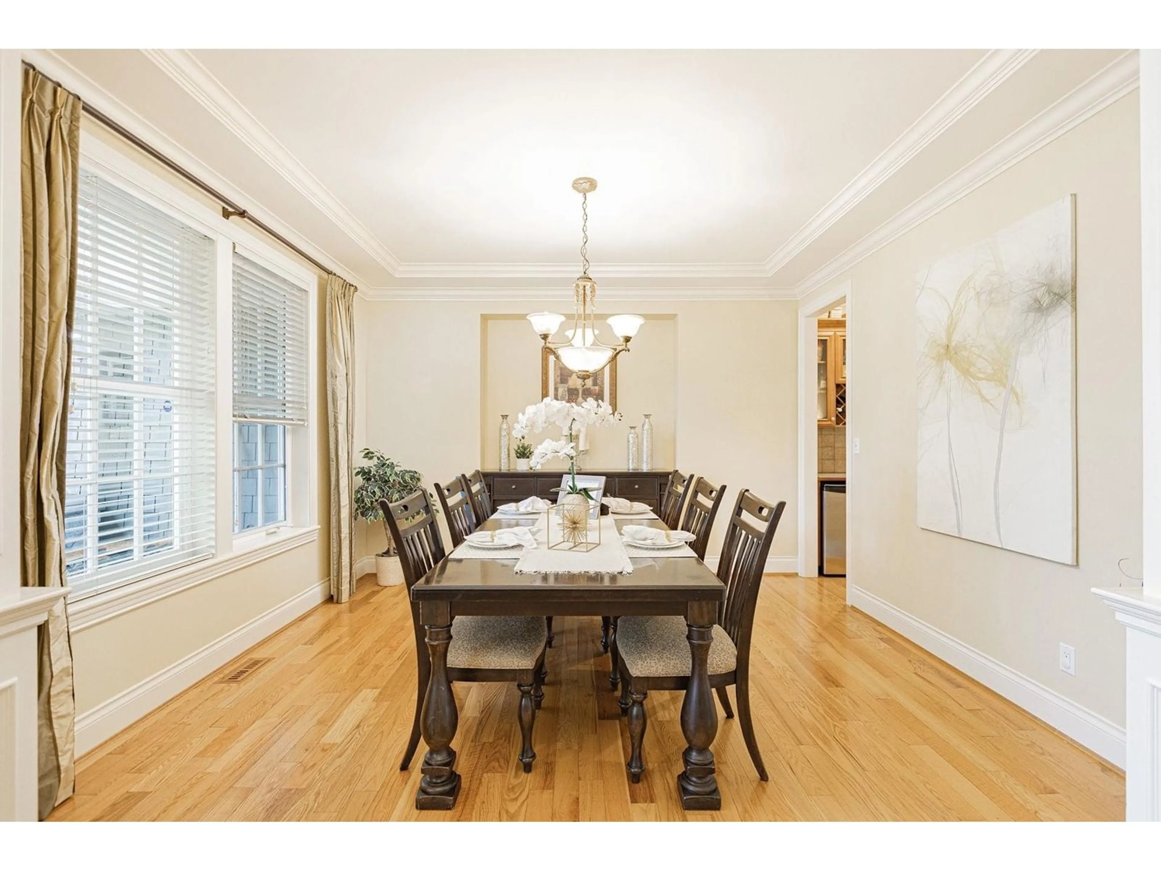 Dining room, wood/laminate floor for 2020 134 STREET, Surrey British Columbia V4A9N8