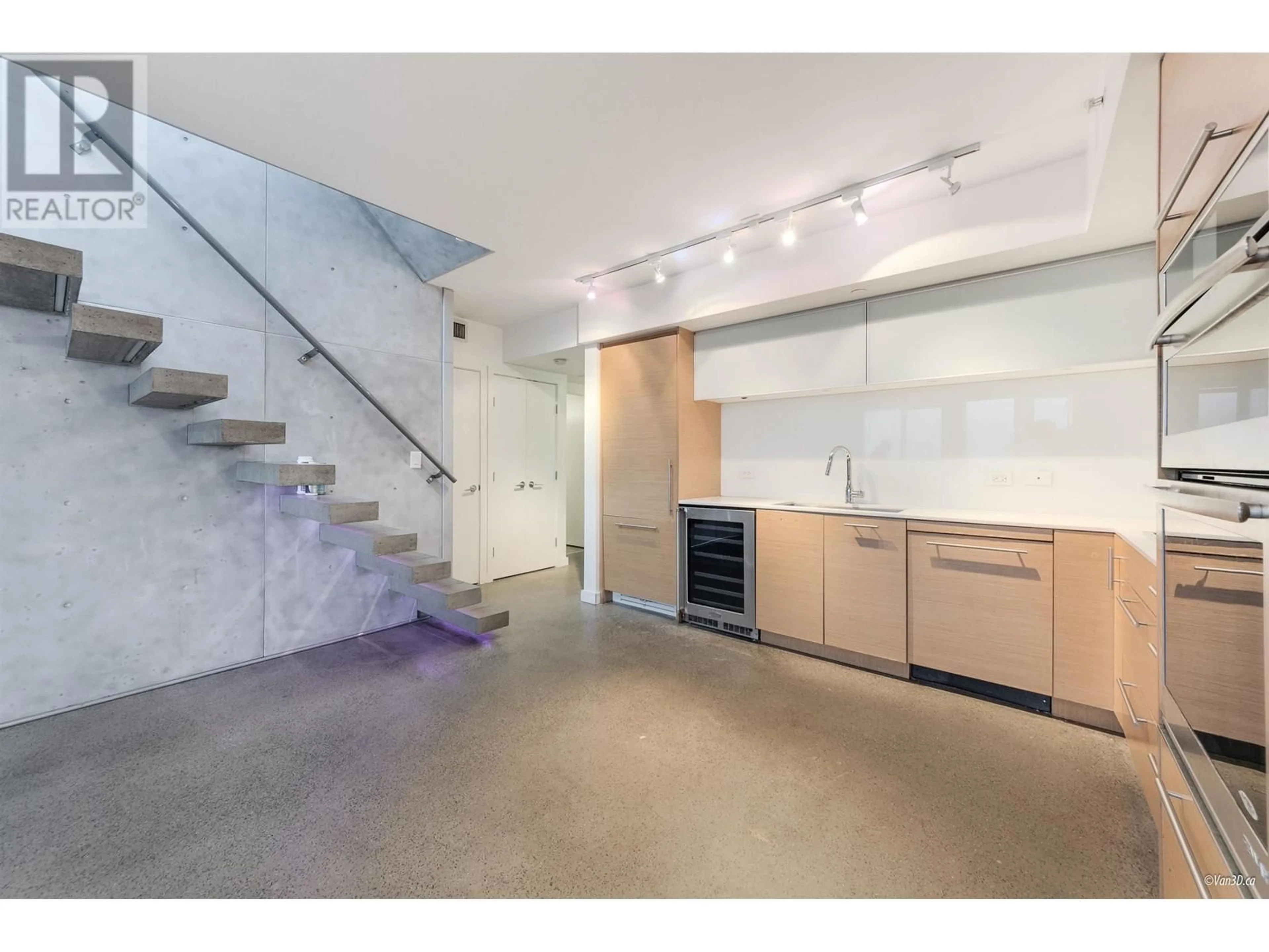 Open concept kitchen, cement floor for 1001 150 E CORDOVA STREET, Vancouver British Columbia V6A0E7