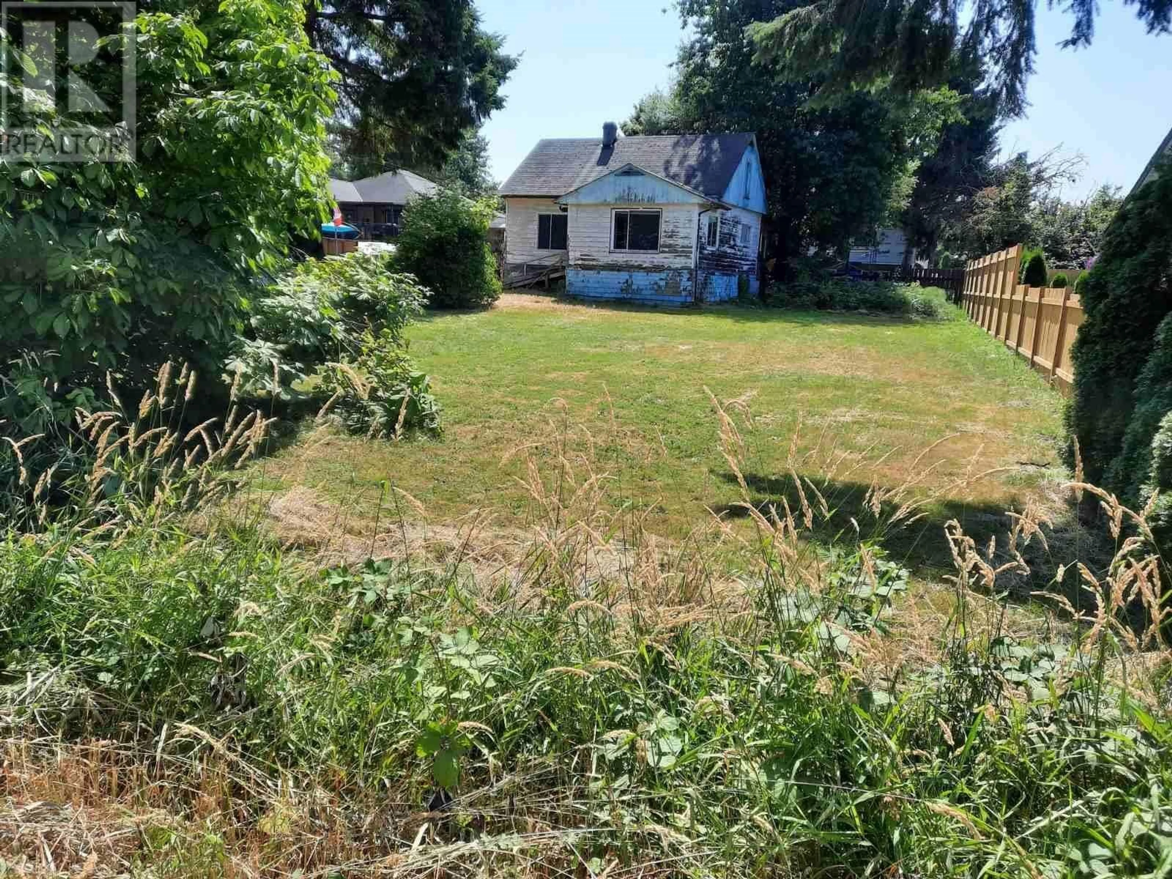 A pic from outside/outdoor area/front of a property/back of a property/a pic from drone, street for 20234 LORNE AVENUE, Maple Ridge British Columbia V2X1G1