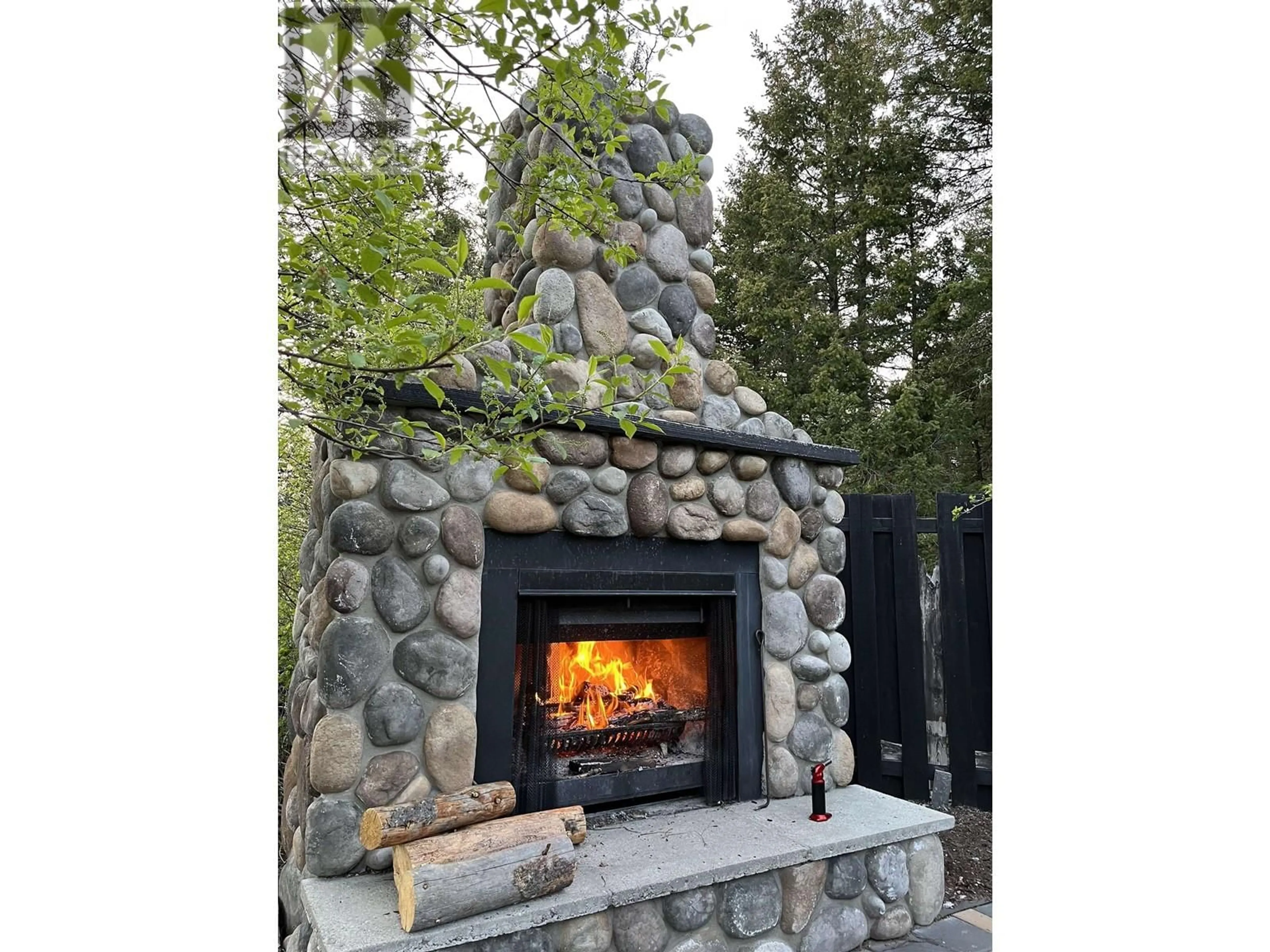 A pic from outside/outdoor area/front of a property/back of a property/a pic from drone, water/lake/river/ocean view for 4872 GLOINNZUN CRESCENT, 108 Mile Ranch British Columbia V0K2Z0