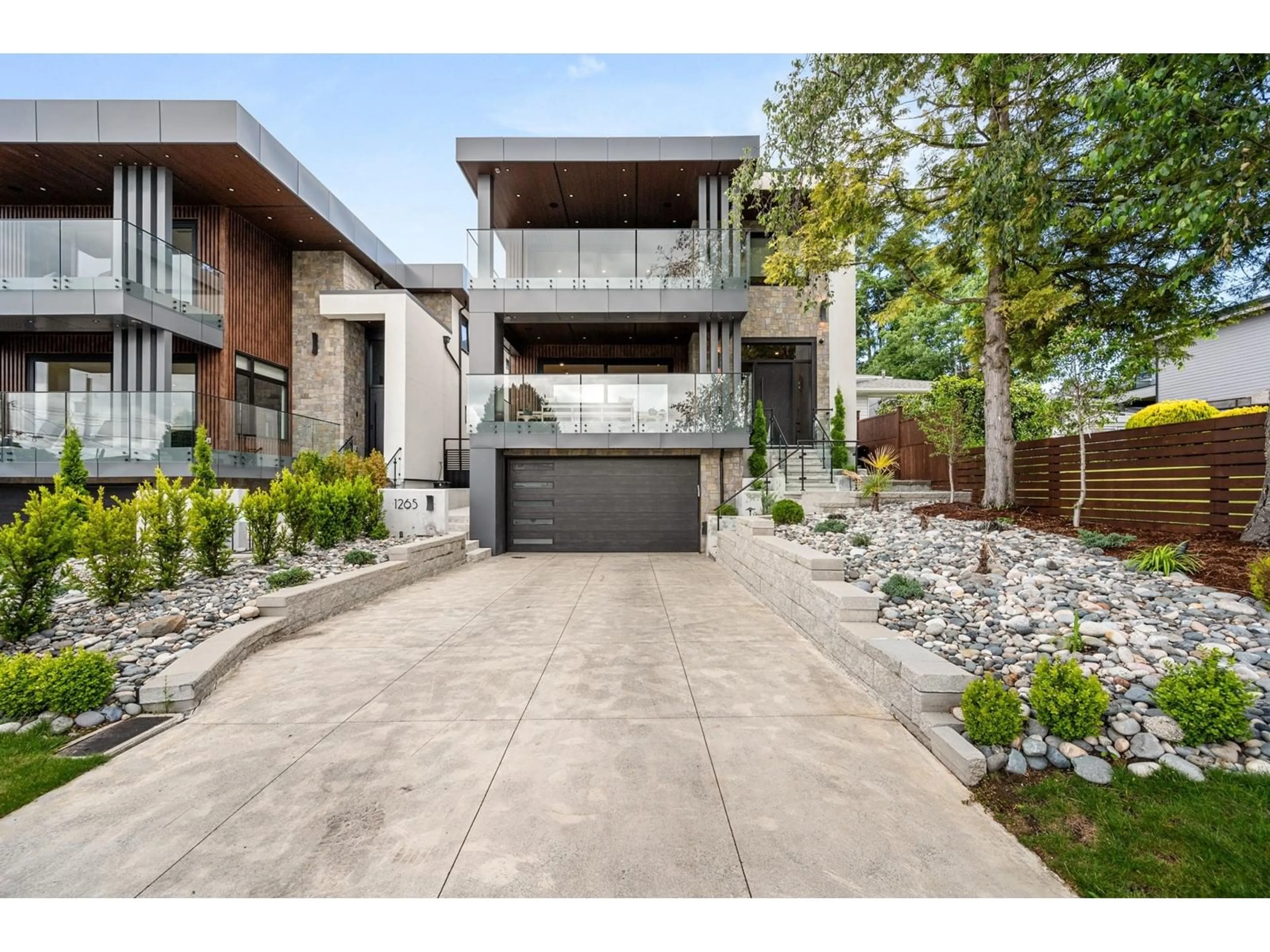 Home with brick exterior material, street for 1265 KENT, White Rock British Columbia V4B4T6
