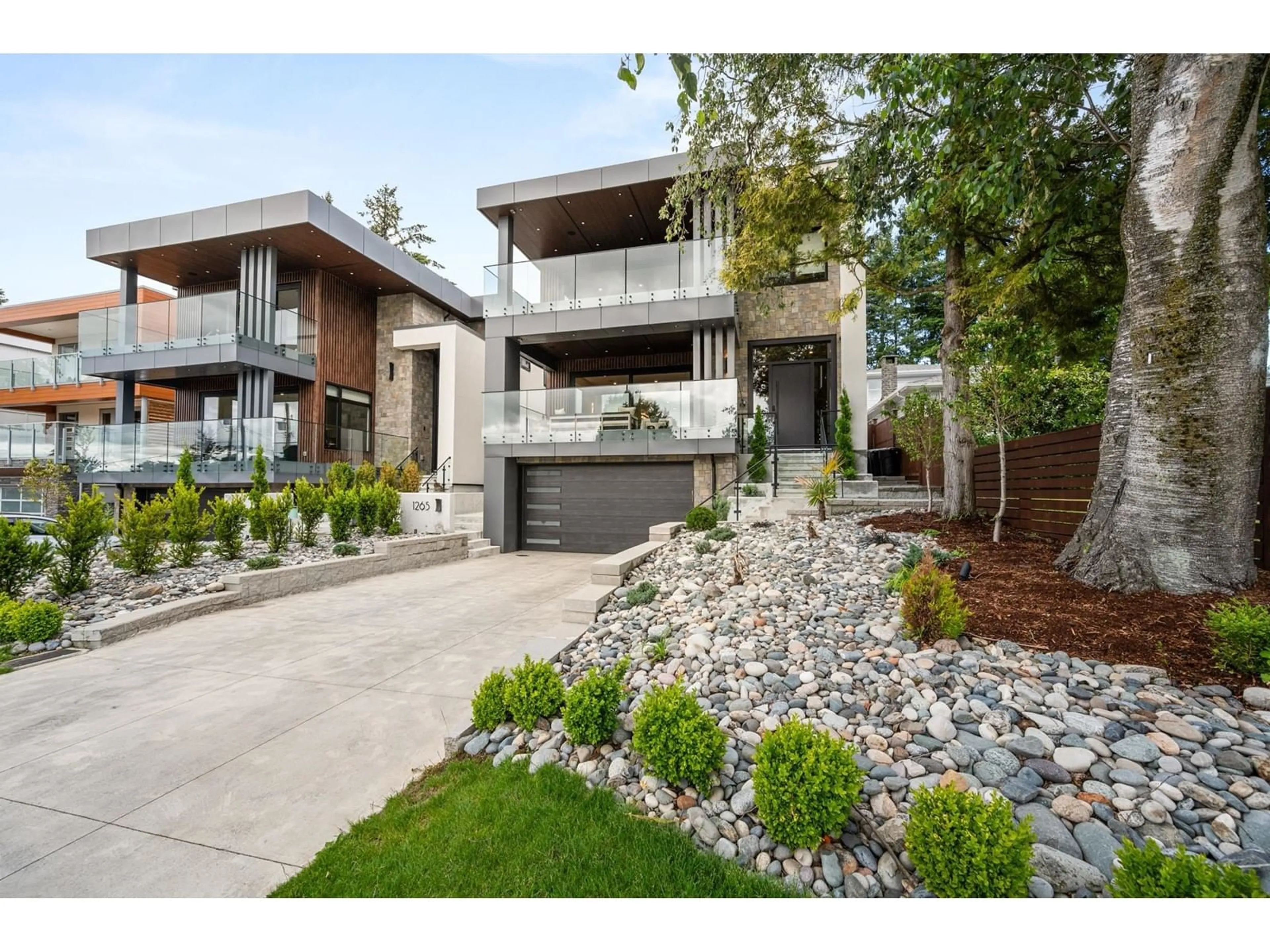 Home with brick exterior material, street for 1265 KENT, White Rock British Columbia V4B4T6