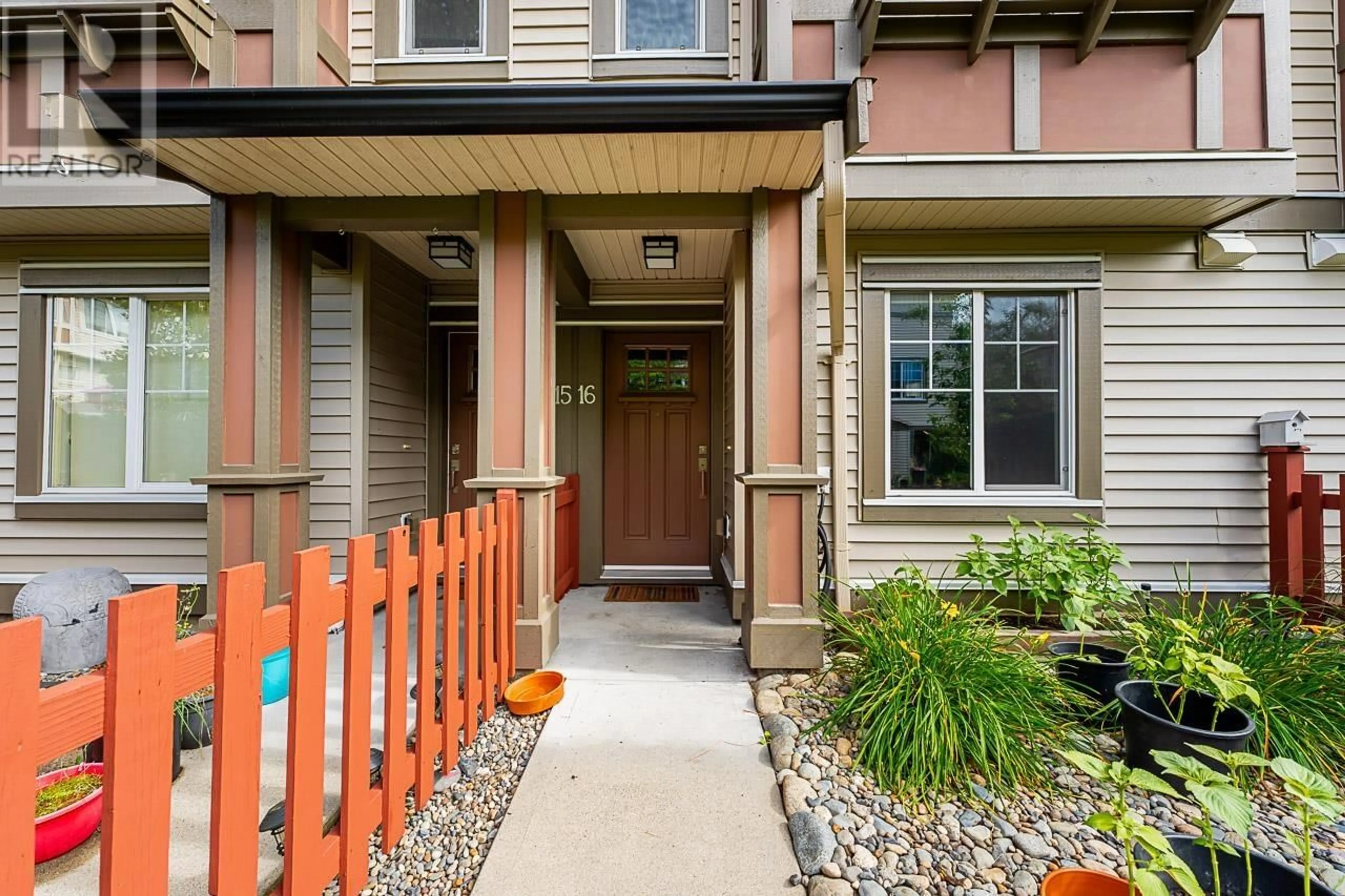 Indoor entryway for 16 10151 240 STREET, Maple Ridge British Columbia V2W0G9