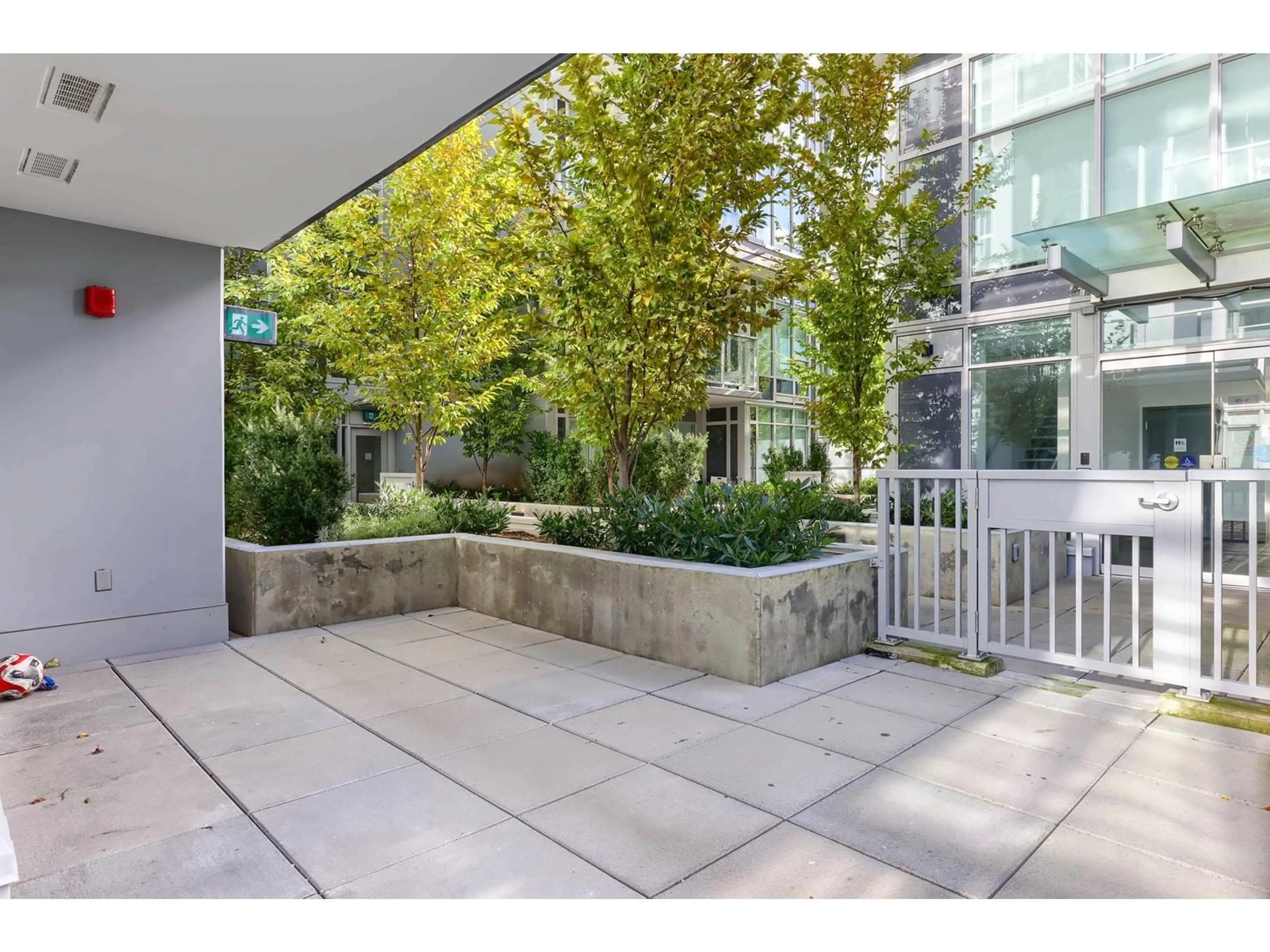 Patio, street for 317 13350 CENTRAL AVENUE, Surrey British Columbia V3T0S1