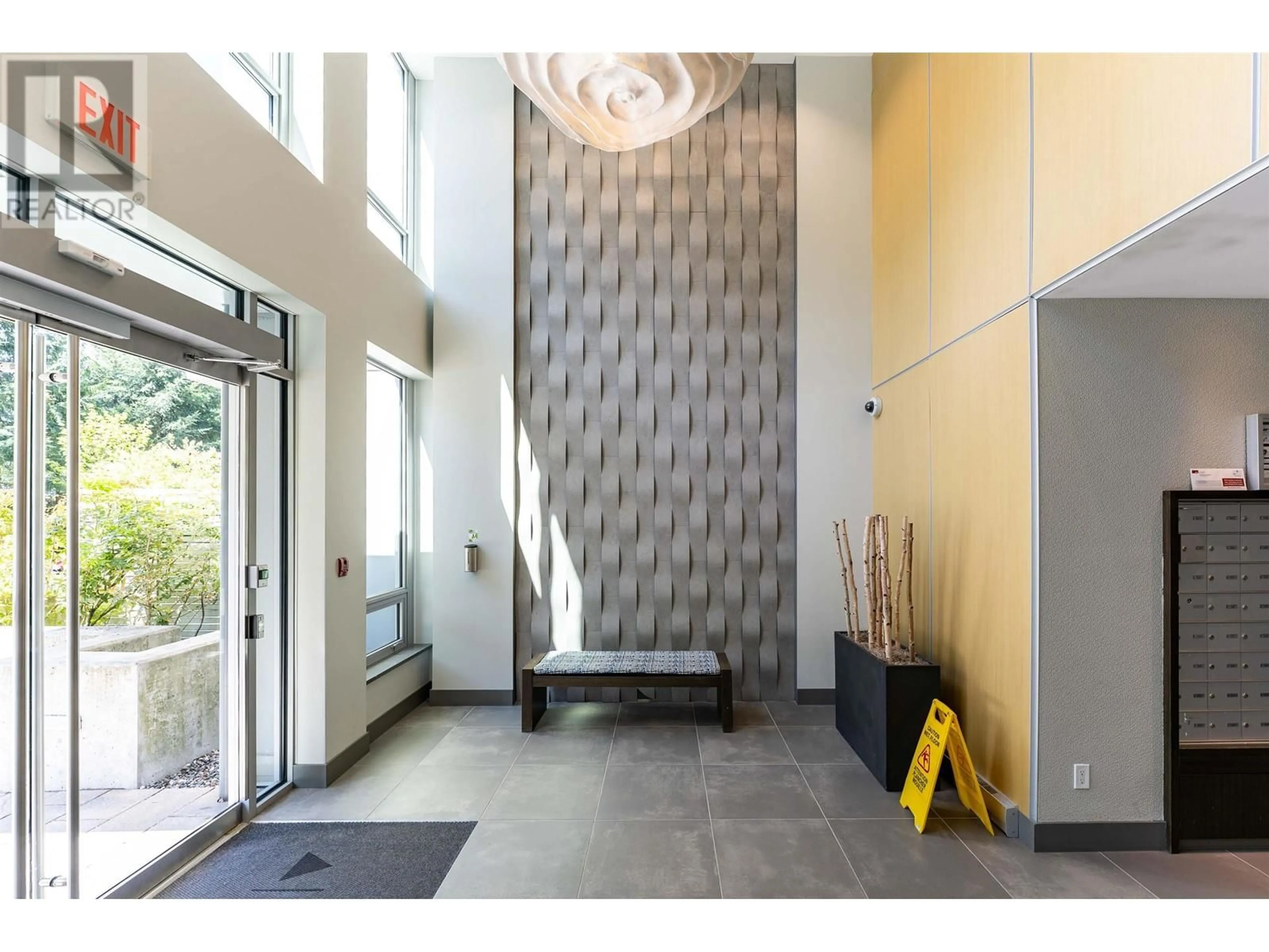 Indoor foyer for 1501 - 9080 UNIVERSITY CRESCENT, Burnaby British Columbia V5A0B7