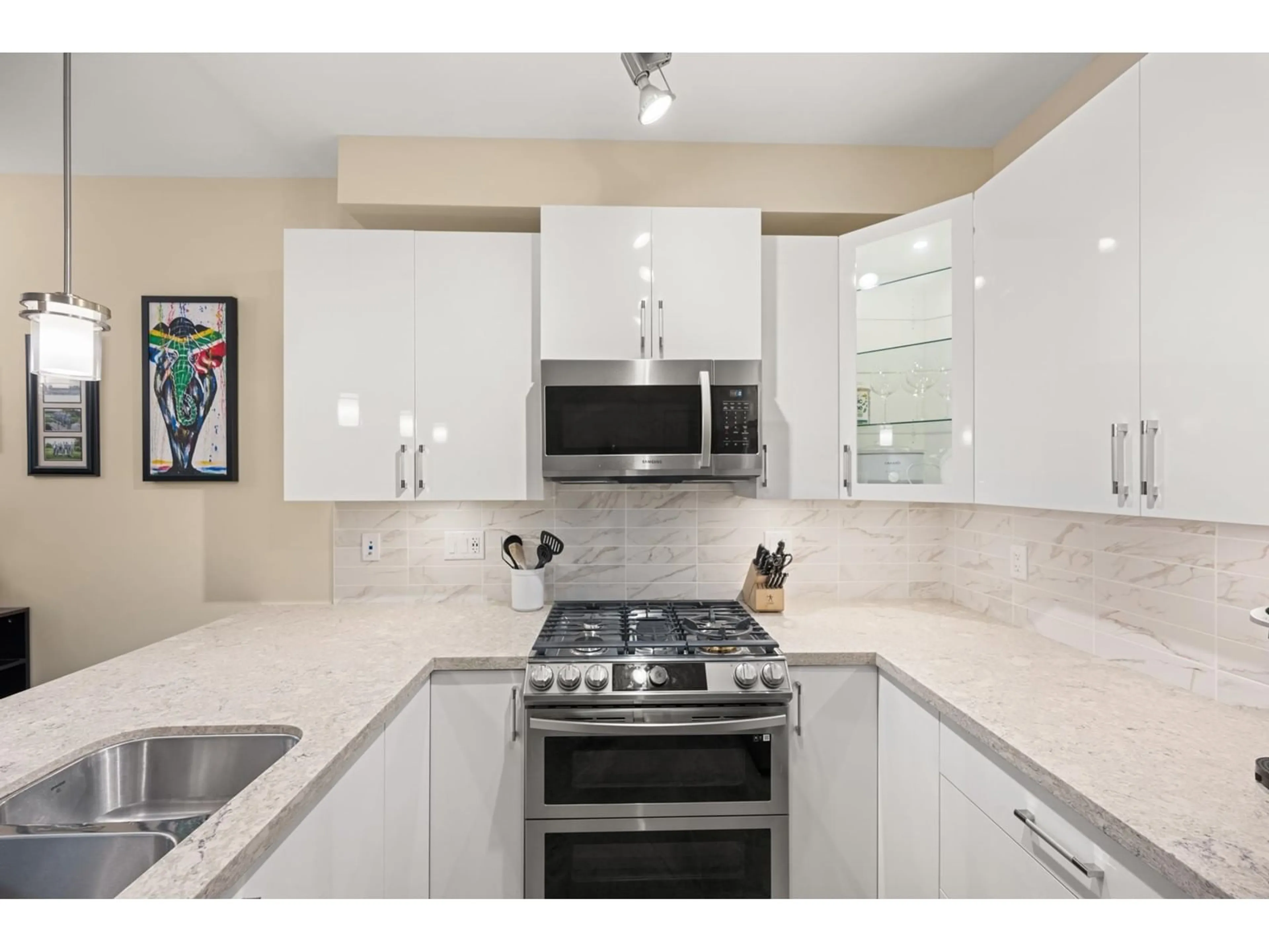 Standard kitchen, ceramic/tile floor for 108 20367 85 AVENUE, Langley British Columbia V2Y3R1