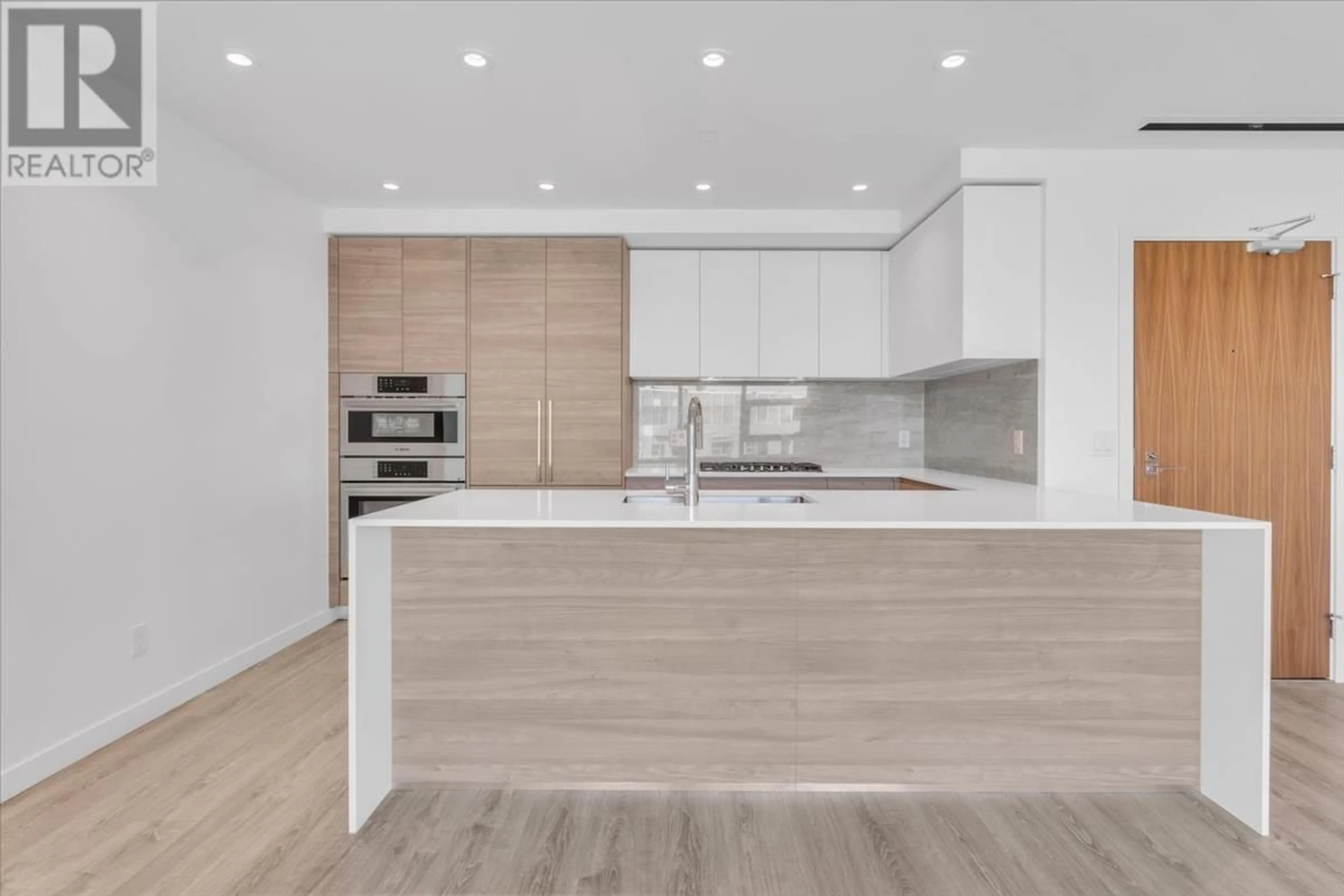 Open concept kitchen, wood/laminate floor for 4304 680 QUAYSIDE DRIVE, New Westminster British Columbia V3M0P2