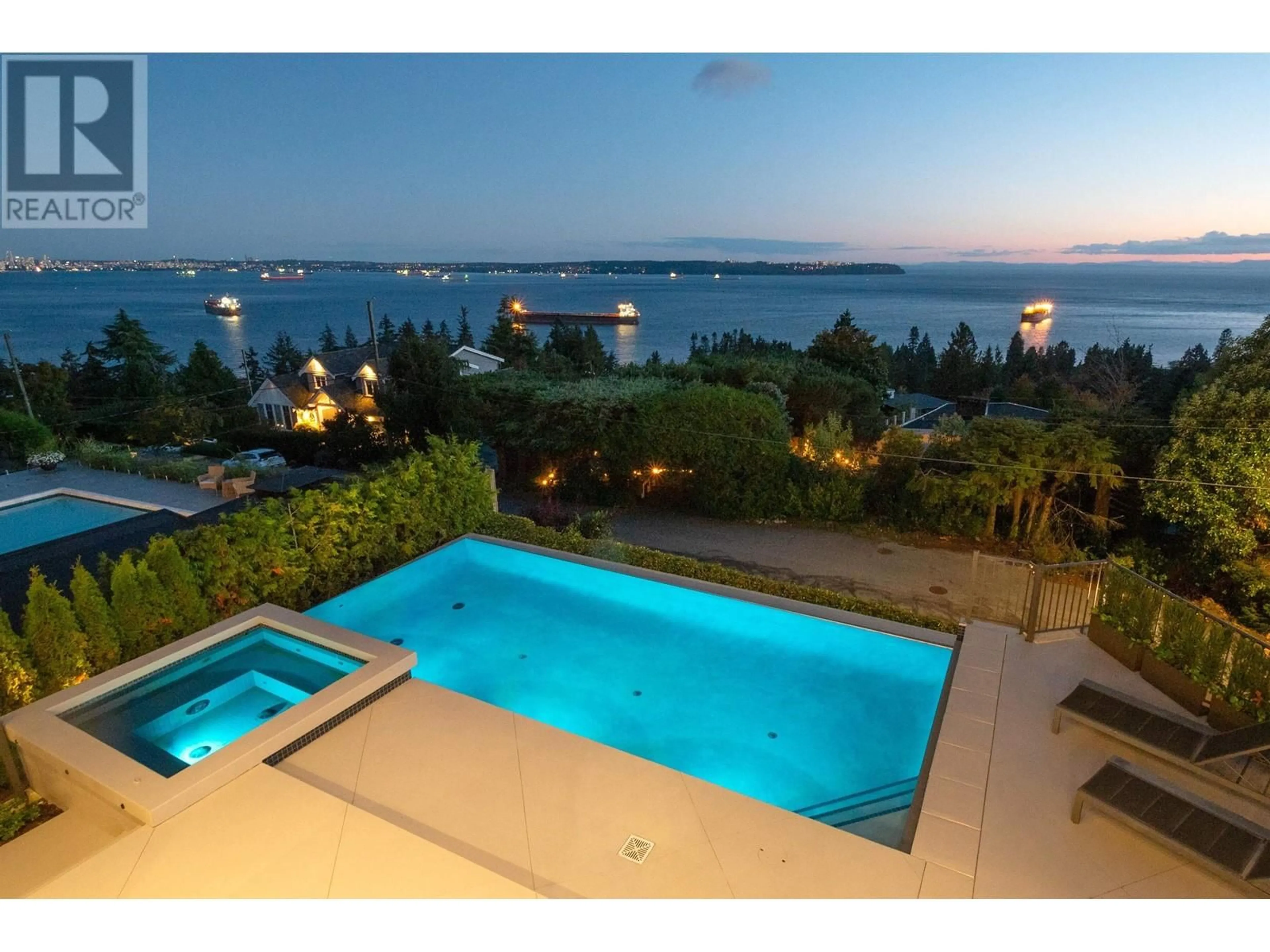 Pool for 4135 BURKEHILL PLACE, West Vancouver British Columbia V7V3M8