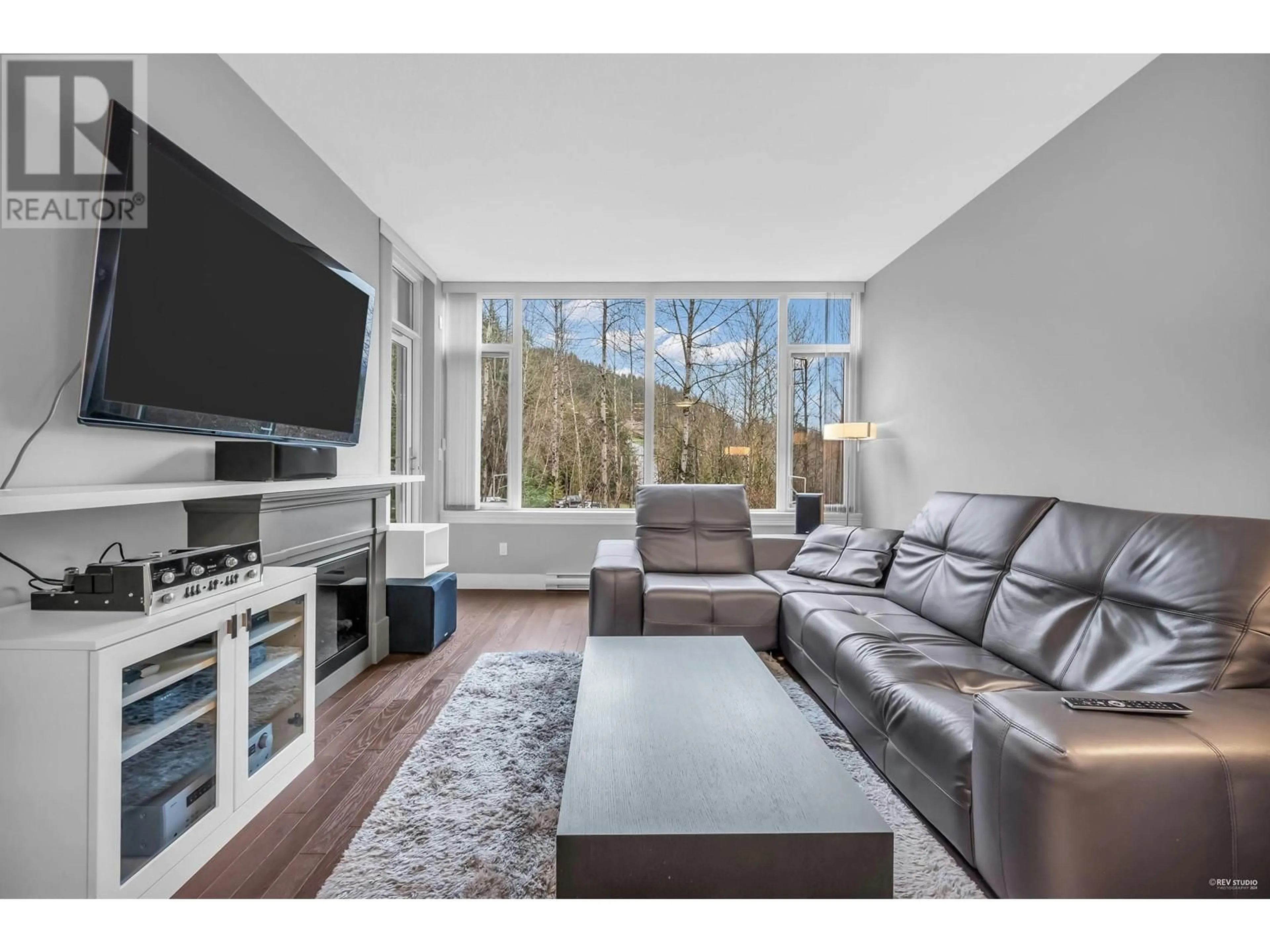 Living room with furniture, unknown for 707 1415 PARKWAY BOULEVARD, Coquitlam British Columbia V3E0C7