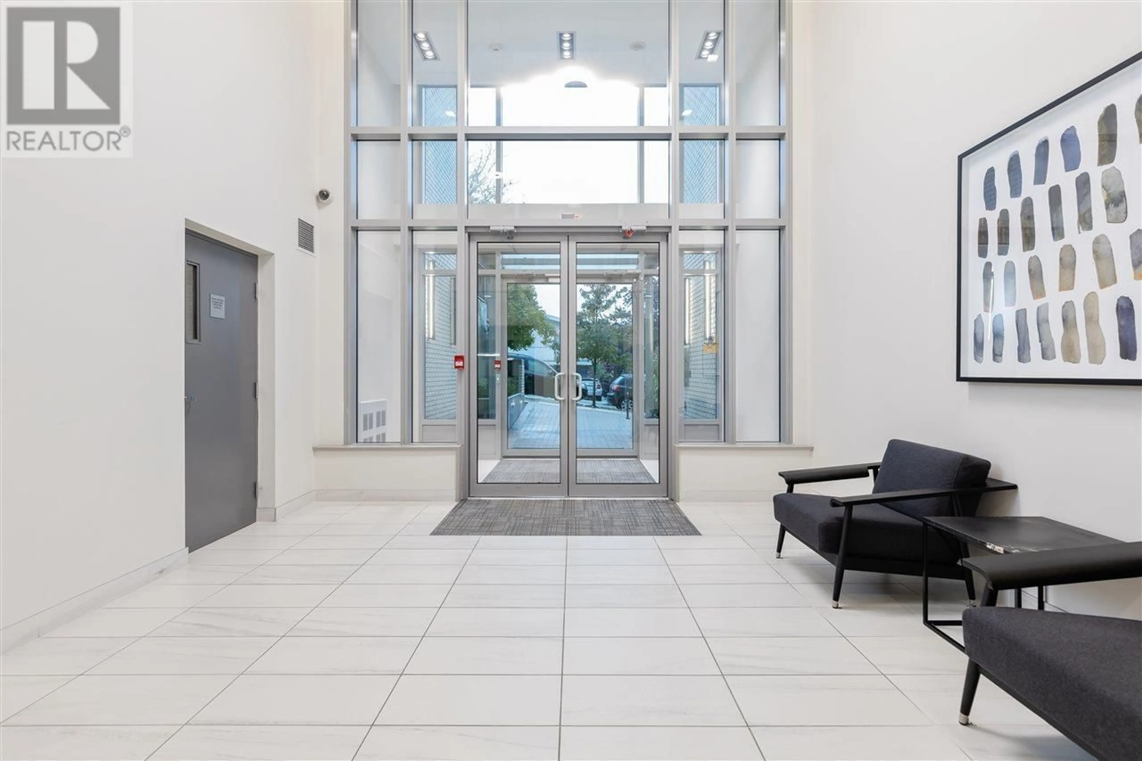 Indoor foyer for 802 5598 ORMIDALE STREET, Vancouver British Columbia V5R0E5