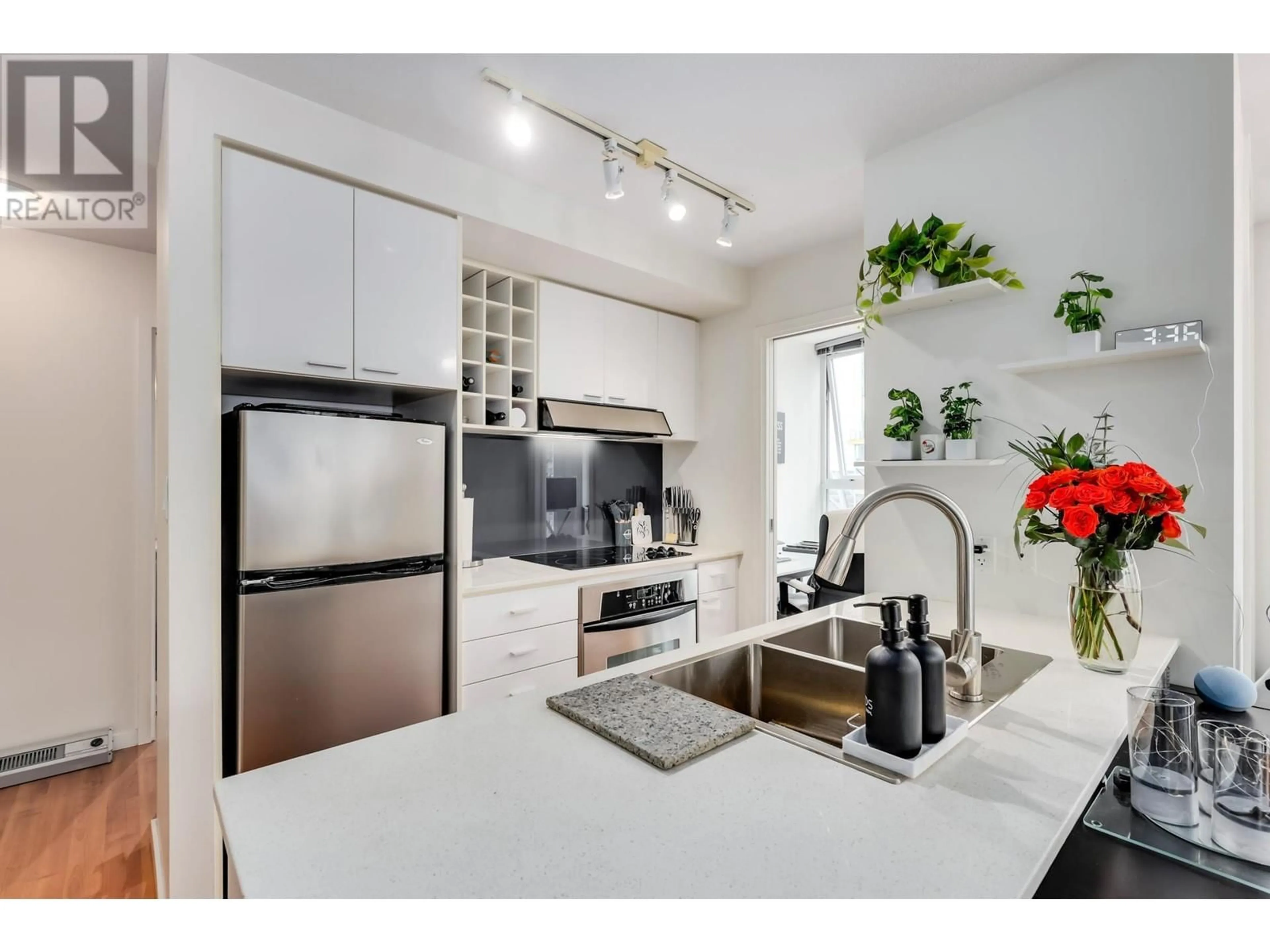 Open concept kitchen, unknown for 1208 131 REGIMENT SQUARE, Vancouver British Columbia V6B1X6