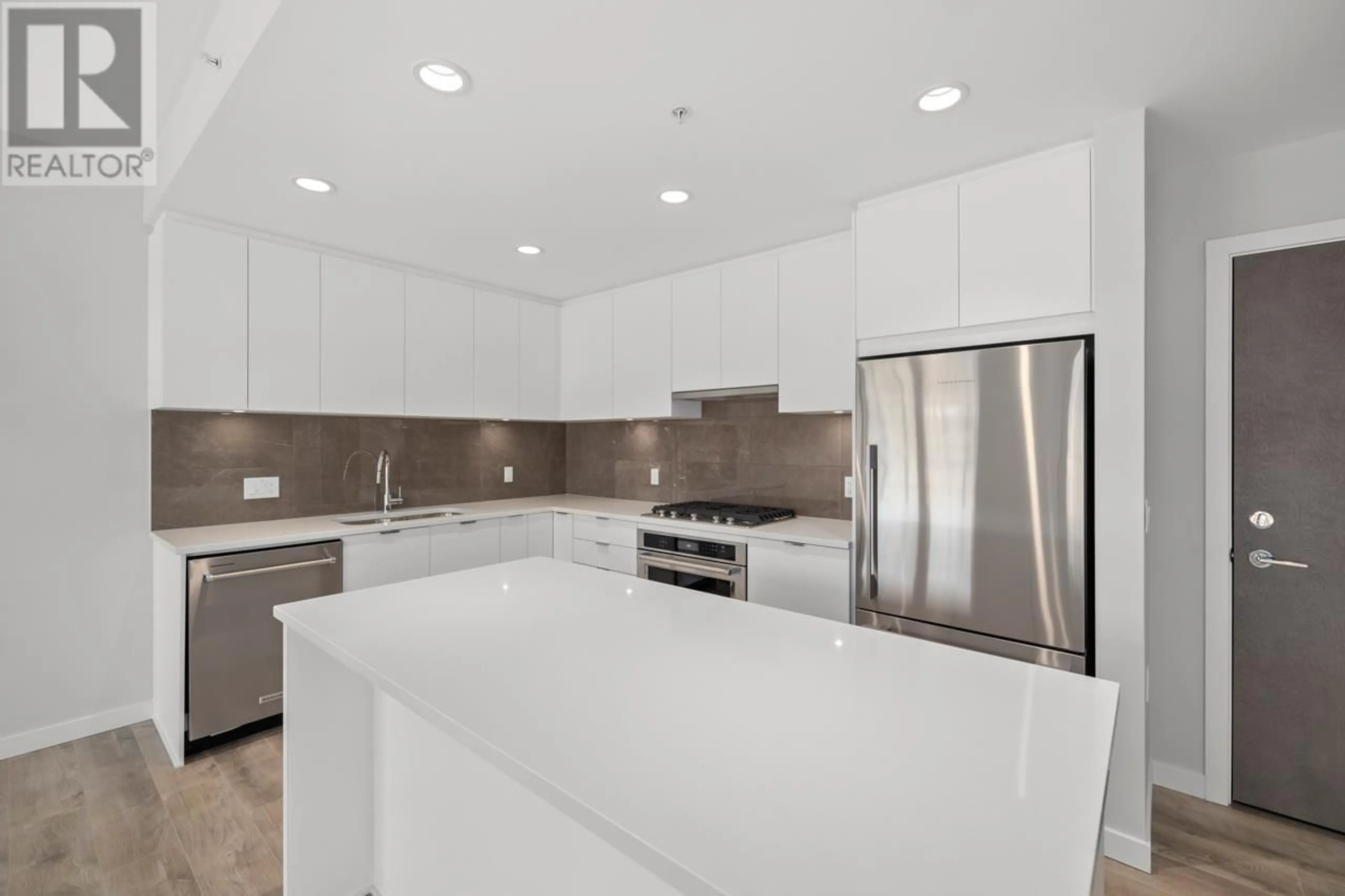 Contemporary kitchen, ceramic/tile floor for 705 615 COTTONWOOD AVENUE, Coquitlam British Columbia V3J2S5