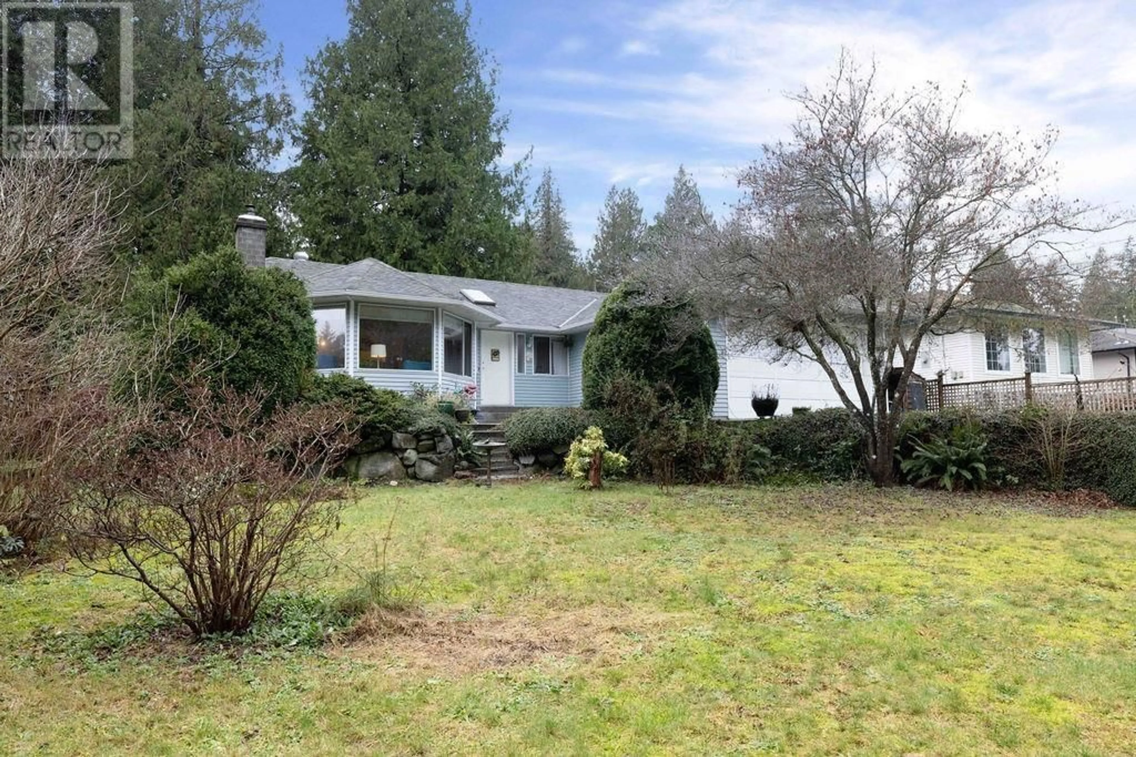 A pic from outside/outdoor area/front of a property/back of a property/a pic from drone, mountain view for 7639 EUREKA AVENUE, Halfmoon Bay British Columbia V7Z1A1