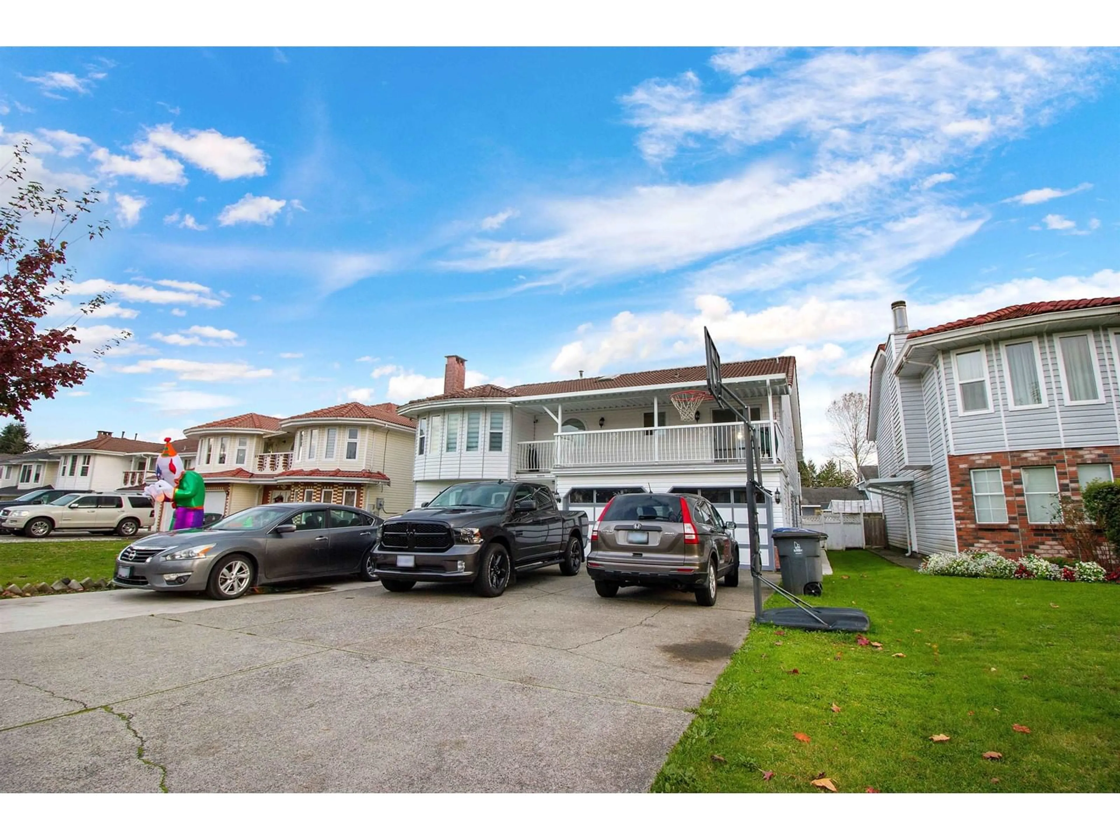 Parking for 12452 90A AVENUE, Surrey British Columbia V3V6T3