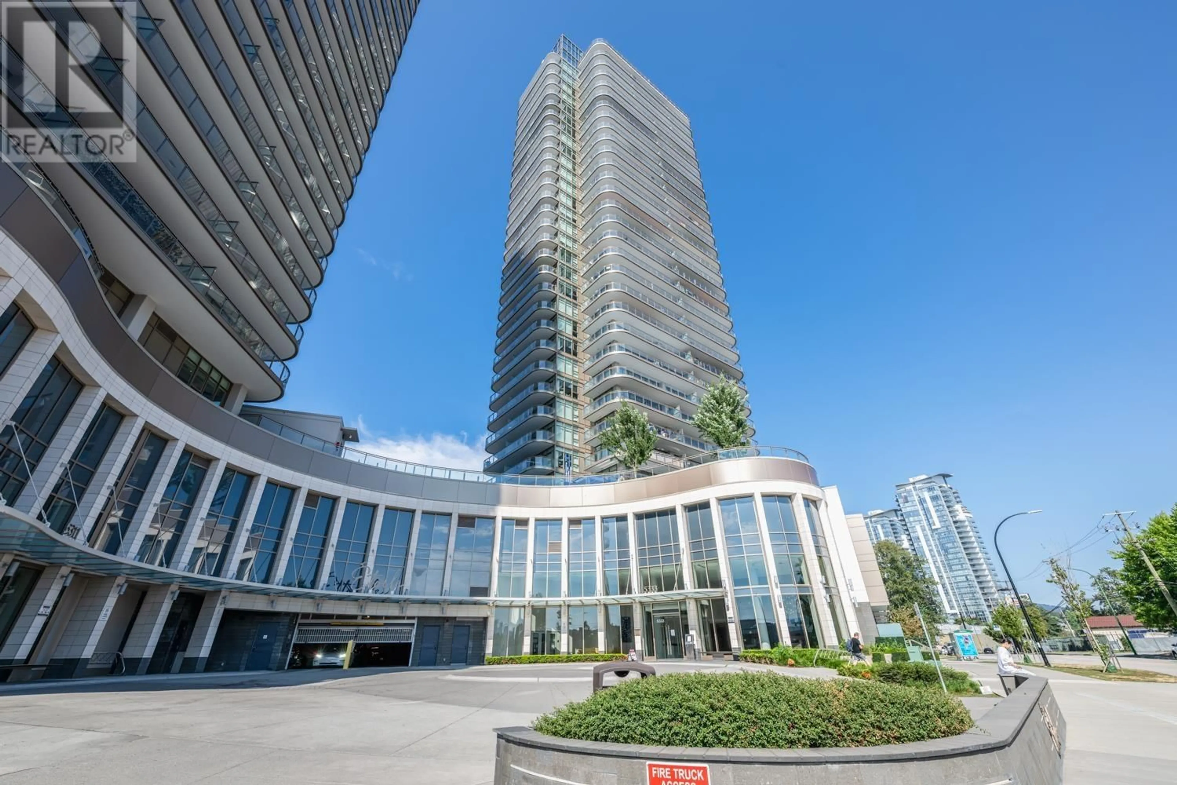 Indoor foyer for 1501 5333 GORING STREET, Burnaby British Columbia V5B3A2