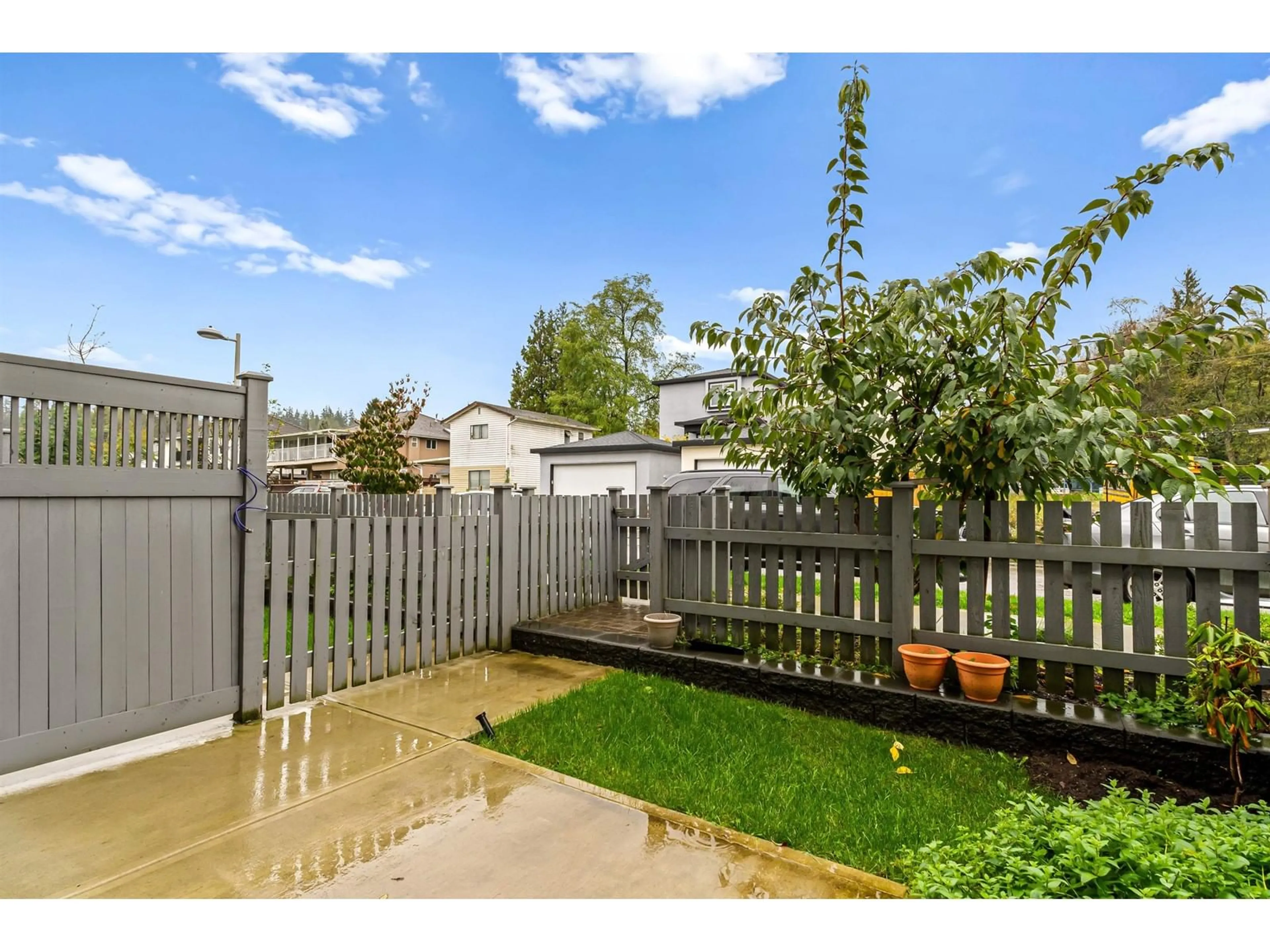 Patio, street for 59 13898 64 AVENUE, Surrey British Columbia V3W1L6