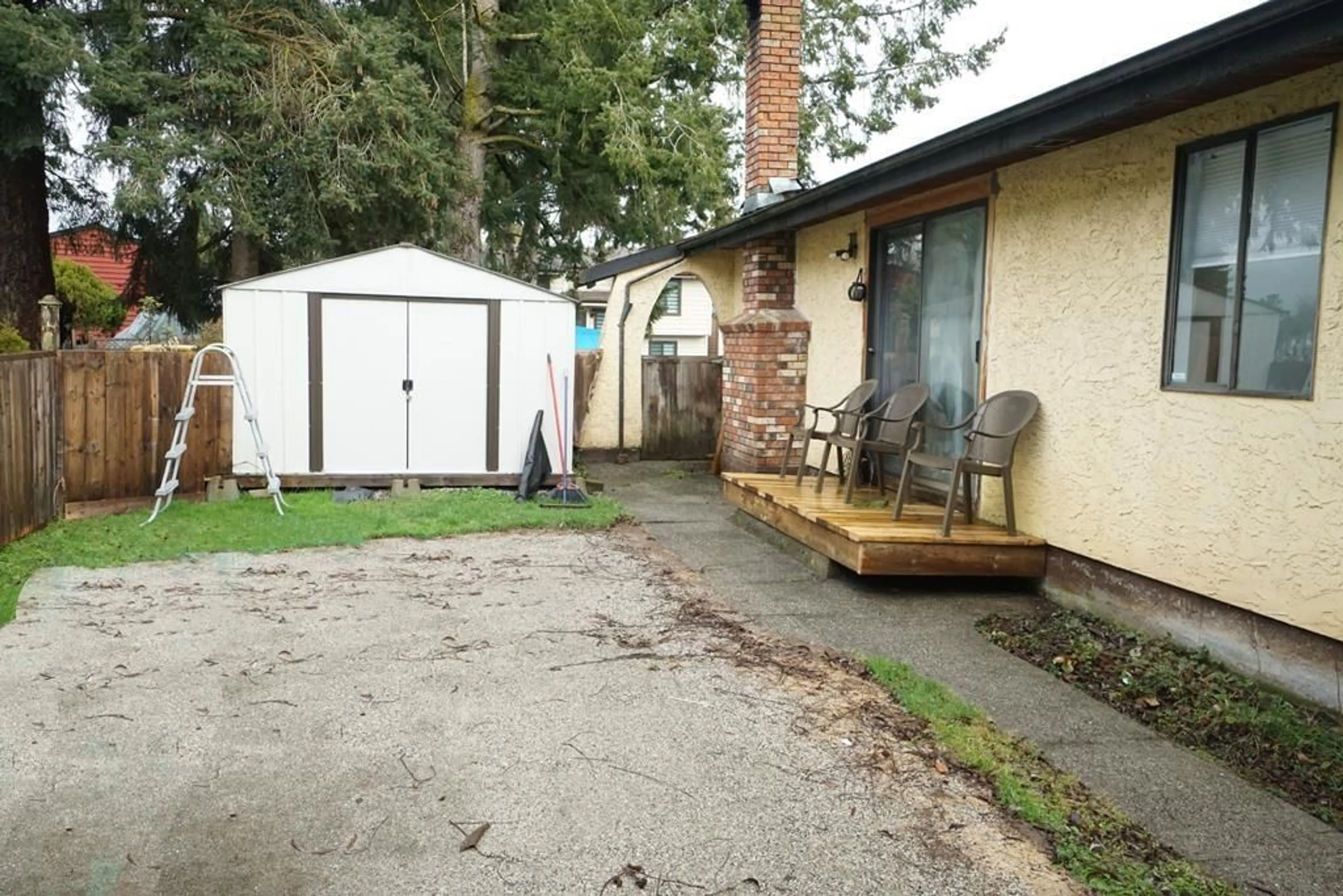 Patio, street for 19966 52, Langley British Columbia V3A6T1