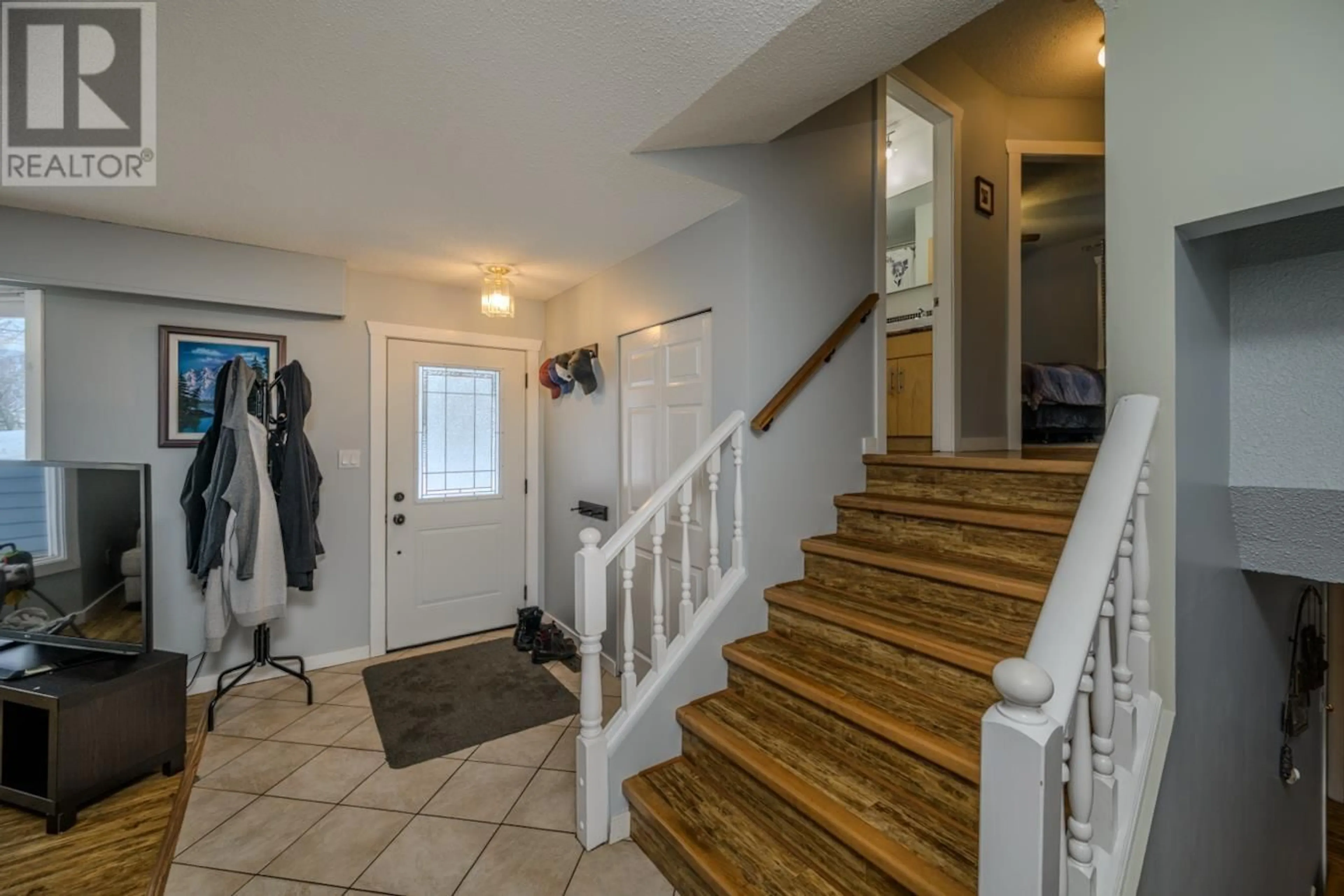 Indoor entryway for 3116 WALLACE CRESCENT, Prince George British Columbia V2K3V3