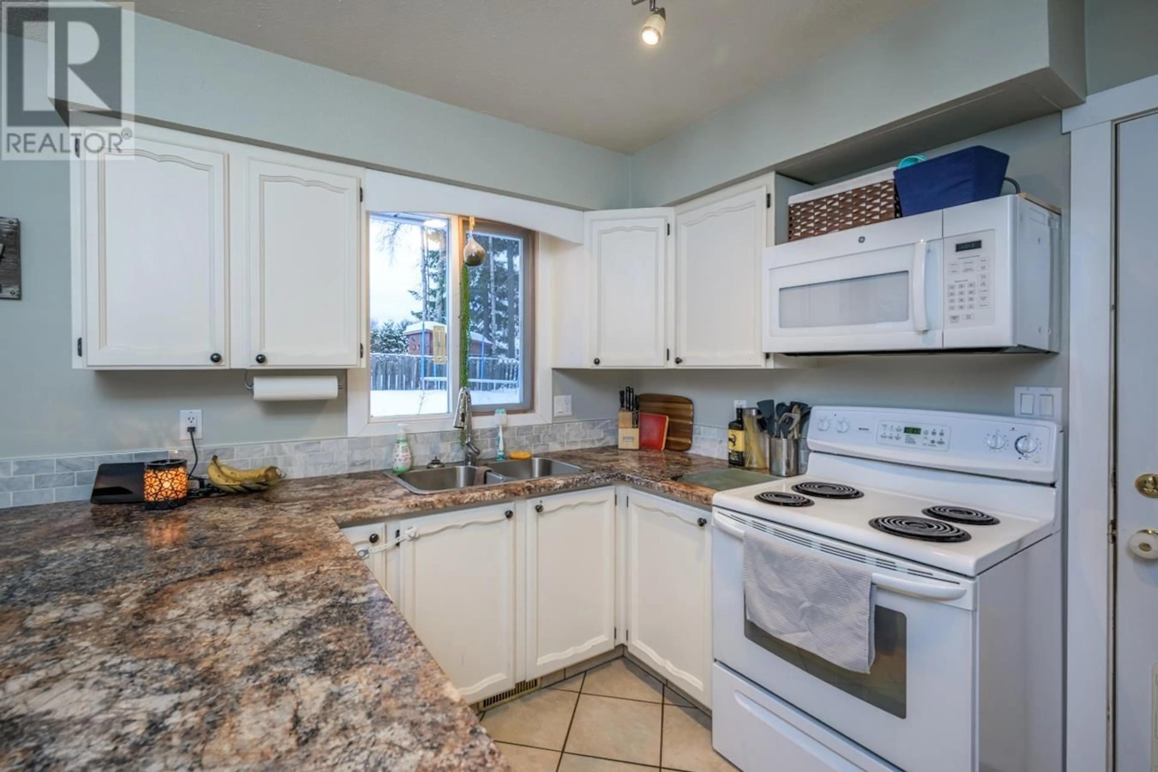 Standard kitchen, ceramic/tile floor for 3116 WALLACE CRESCENT, Prince George British Columbia V2K3V3