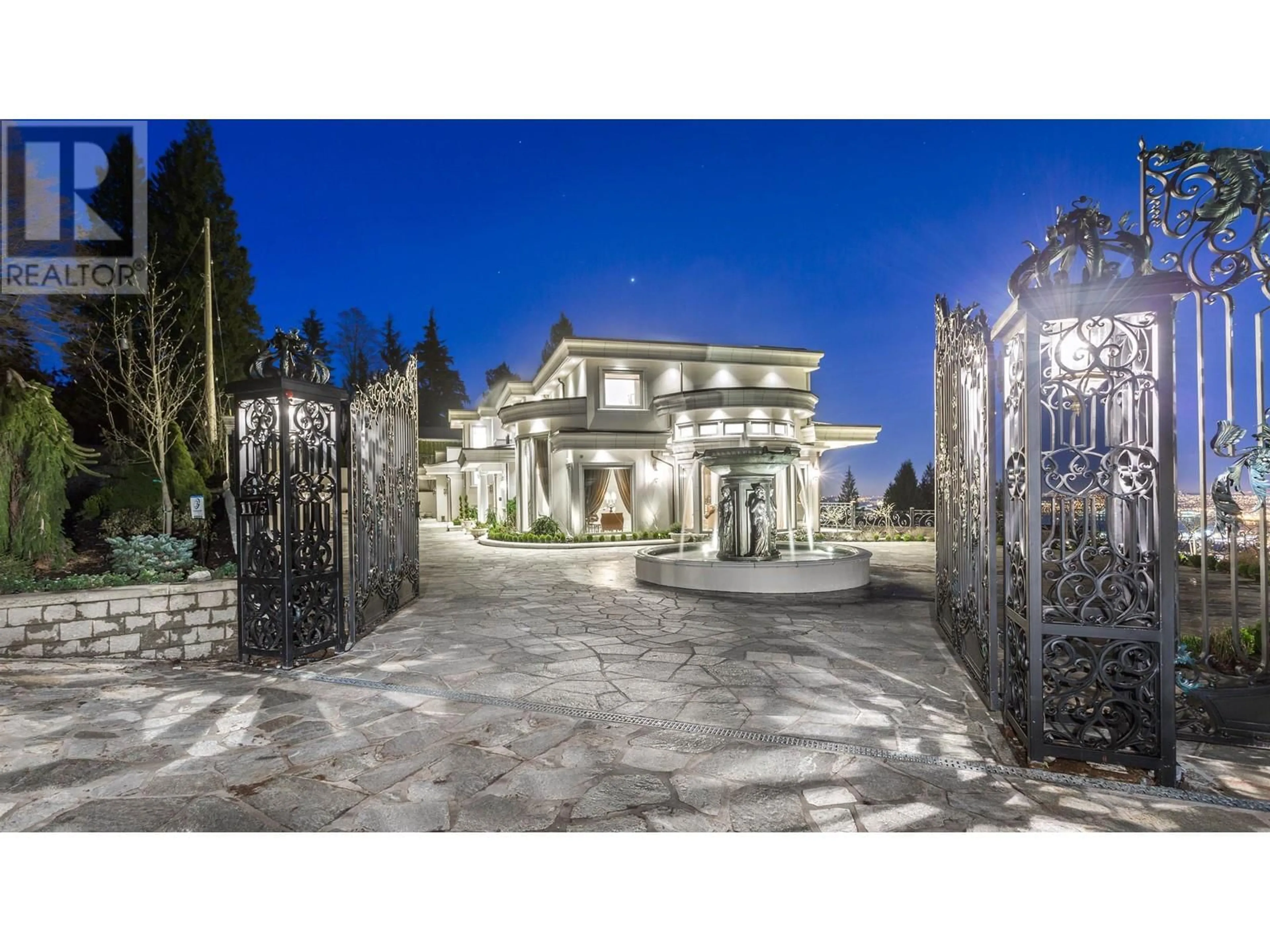 Indoor foyer for 1175 EYREMOUNT DRIVE, West Vancouver British Columbia V7S2C4