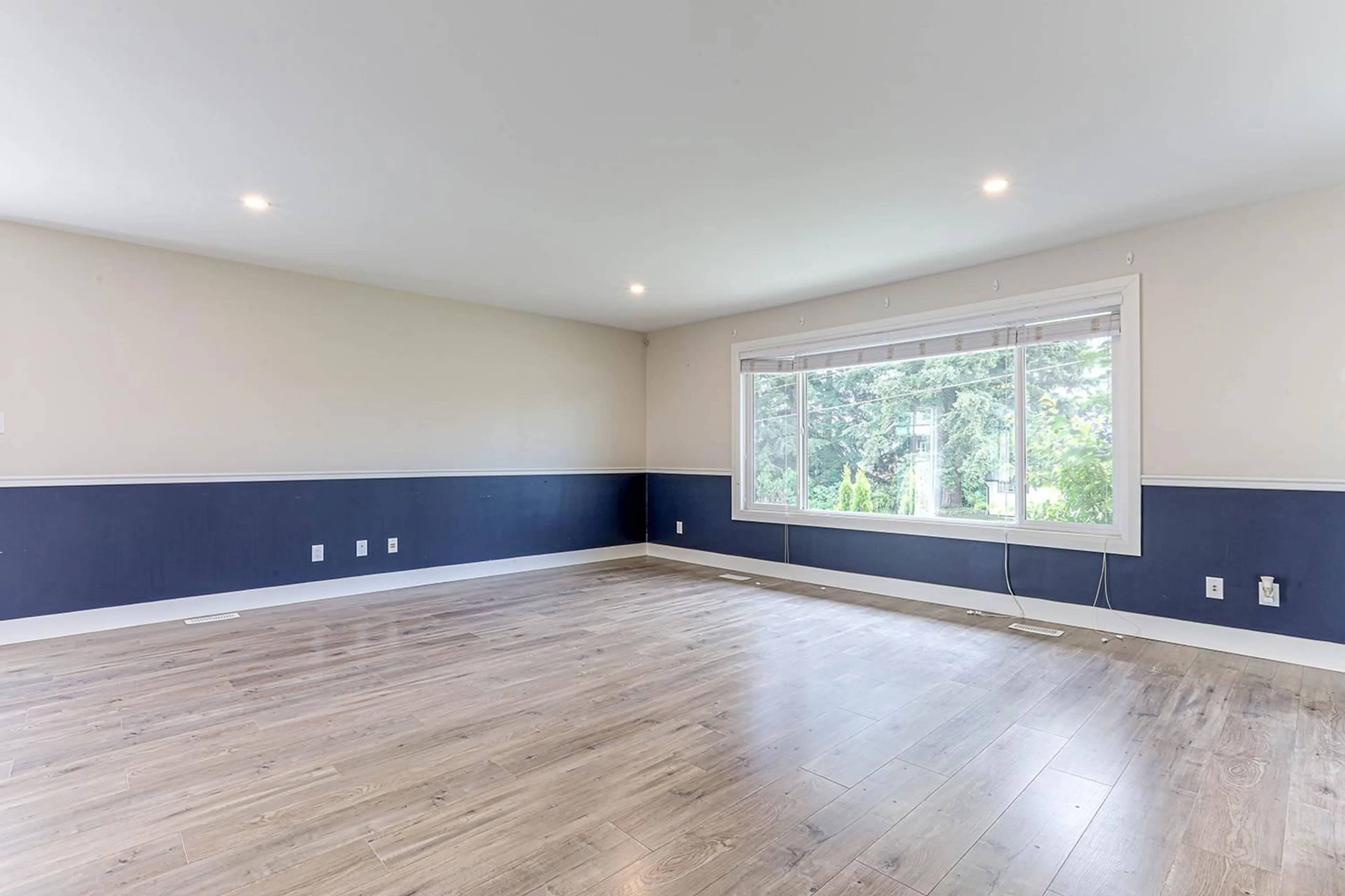 A pic of a room for 34315 FRASER STREET, Abbotsford British Columbia V2S1X8