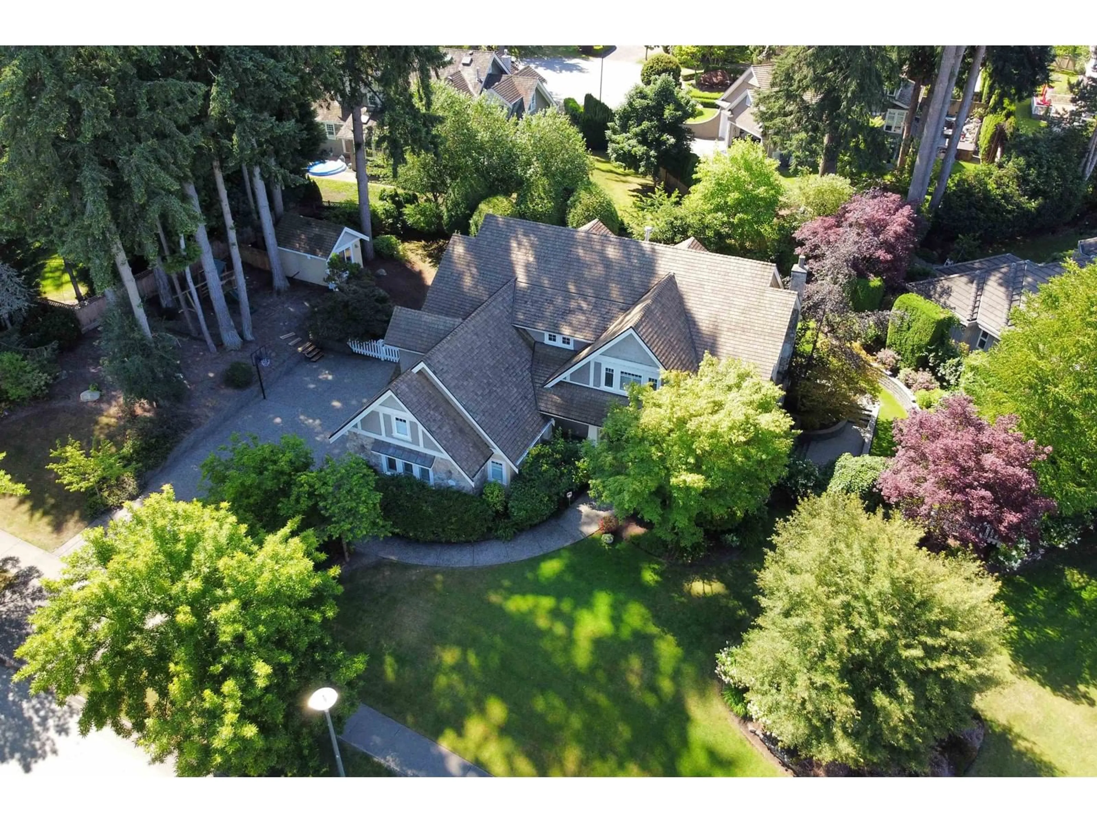 A pic from outside/outdoor area/front of a property/back of a property/a pic from drone, water/lake/river/ocean view for 2296 CHANTRELL PARK DRIVE, Surrey British Columbia V4A9W8