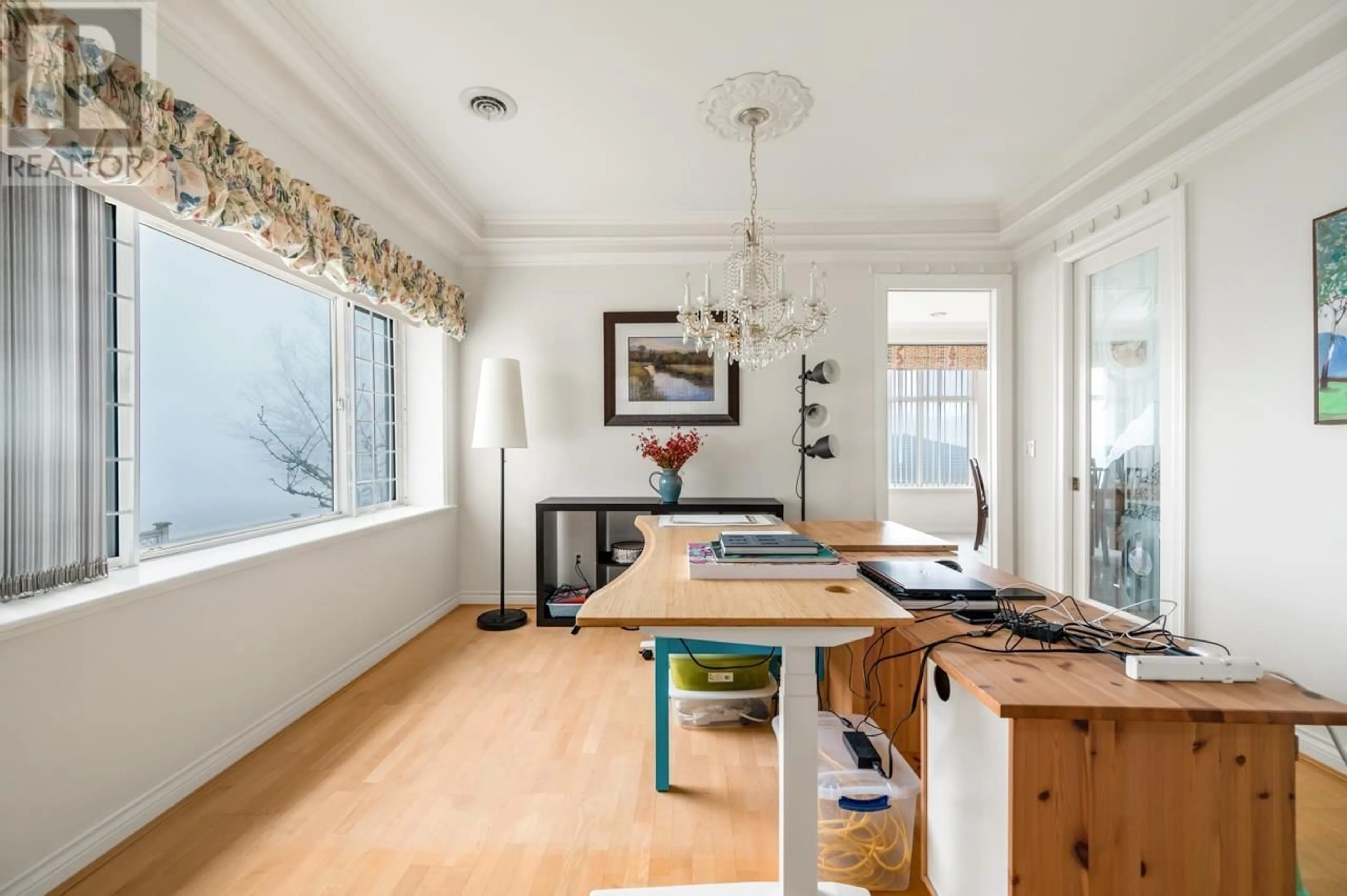 Dining room, wood/laminate floor for 5698 CLINTON STREET, Burnaby British Columbia V5J2M1