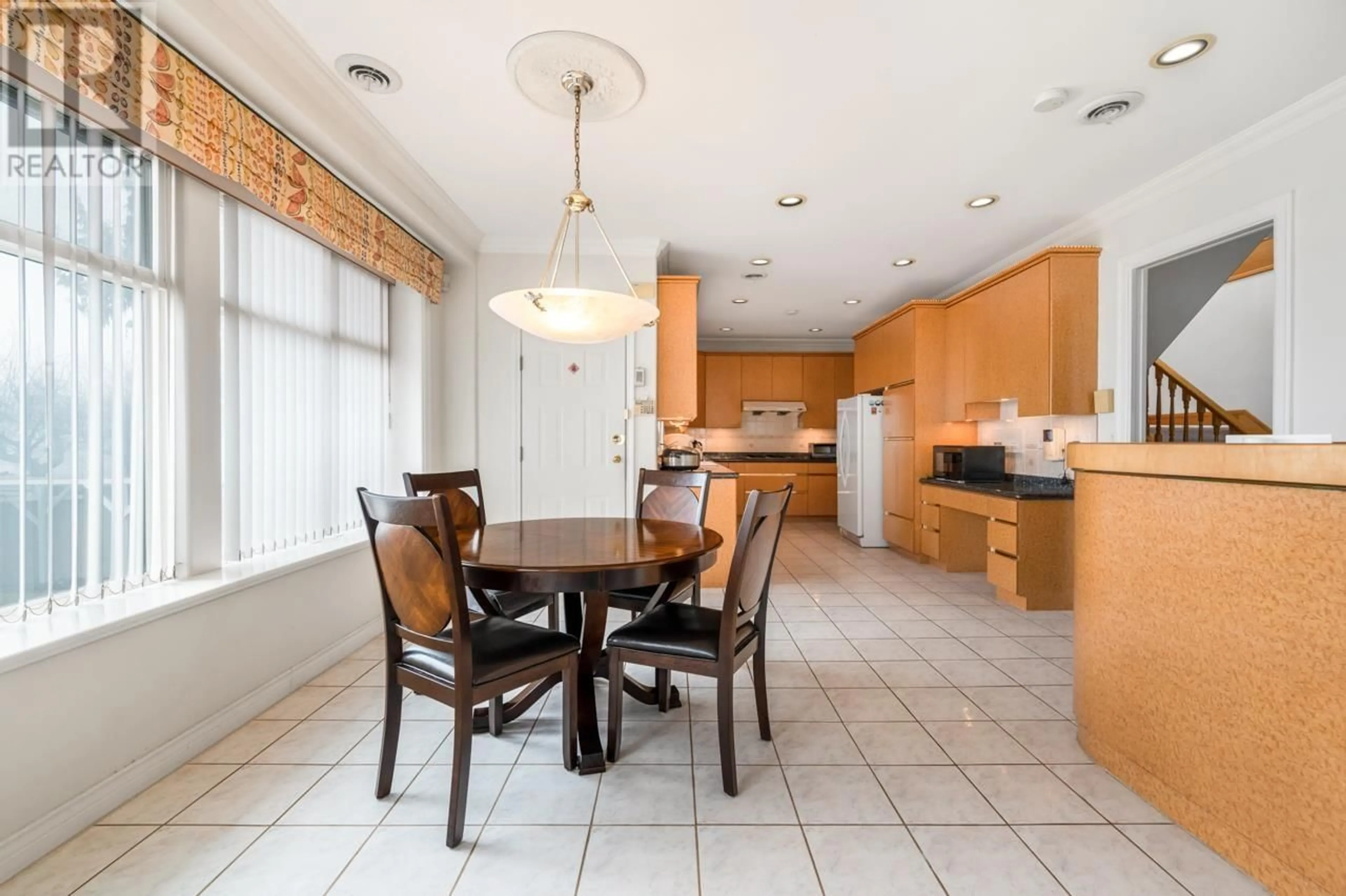 Dining room, ceramic/tile floor for 5698 CLINTON STREET, Burnaby British Columbia V5J2M1