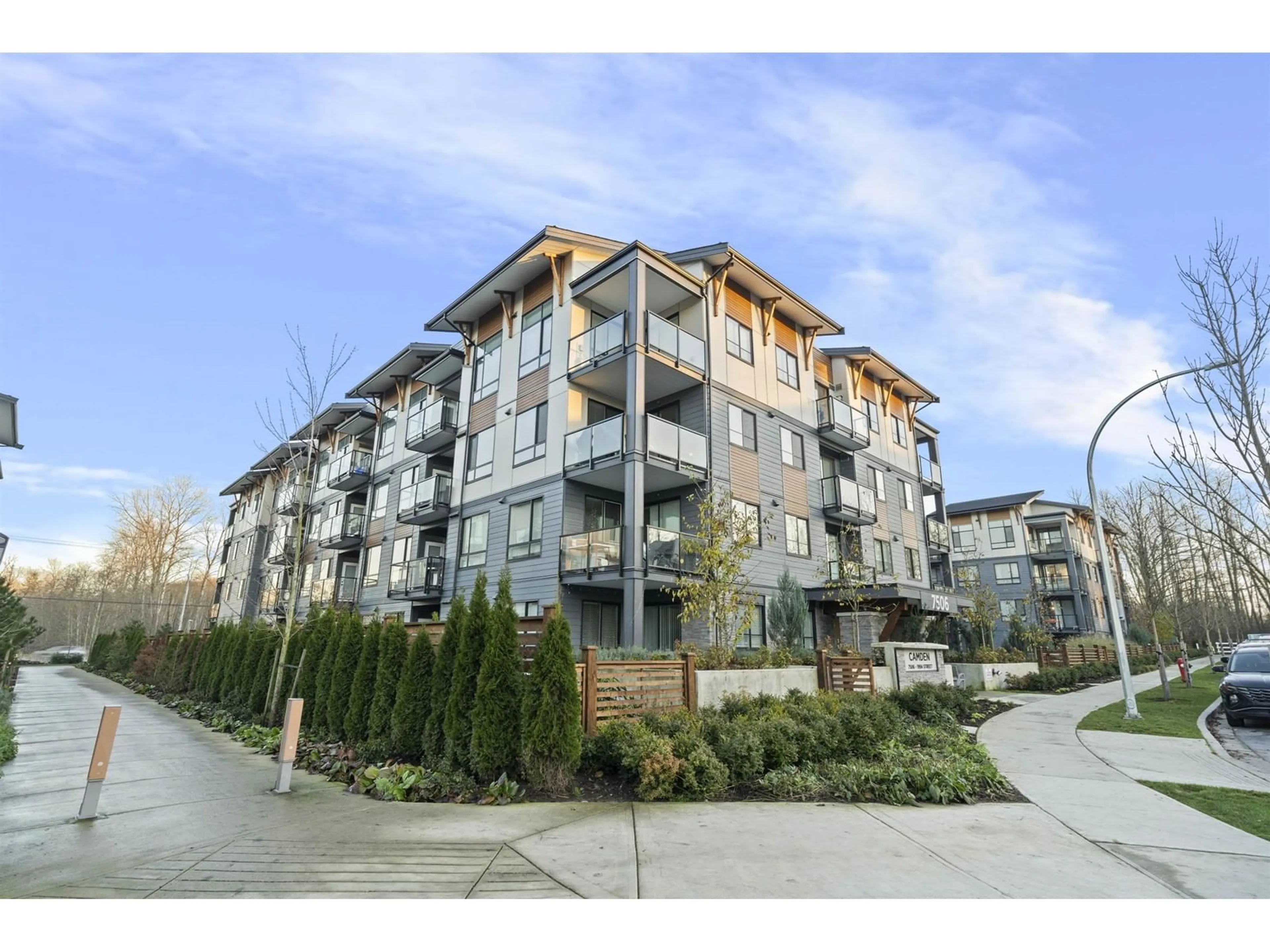 Patio, unknown for 423 7506 199A STREET, Langley British Columbia V2Y3K9