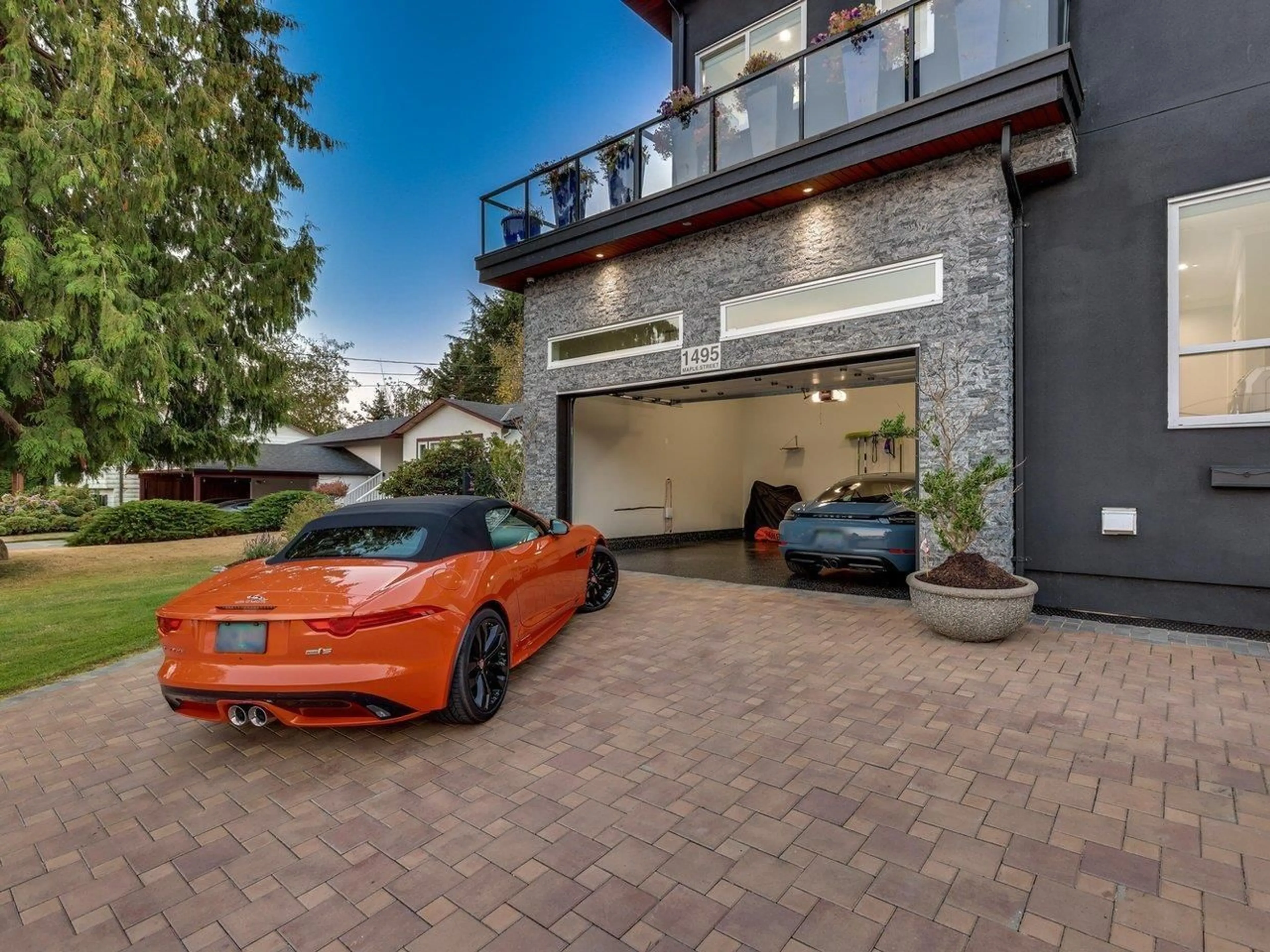 Indoor garage for 1495 MAPLE STREET, White Rock British Columbia V4B5C5