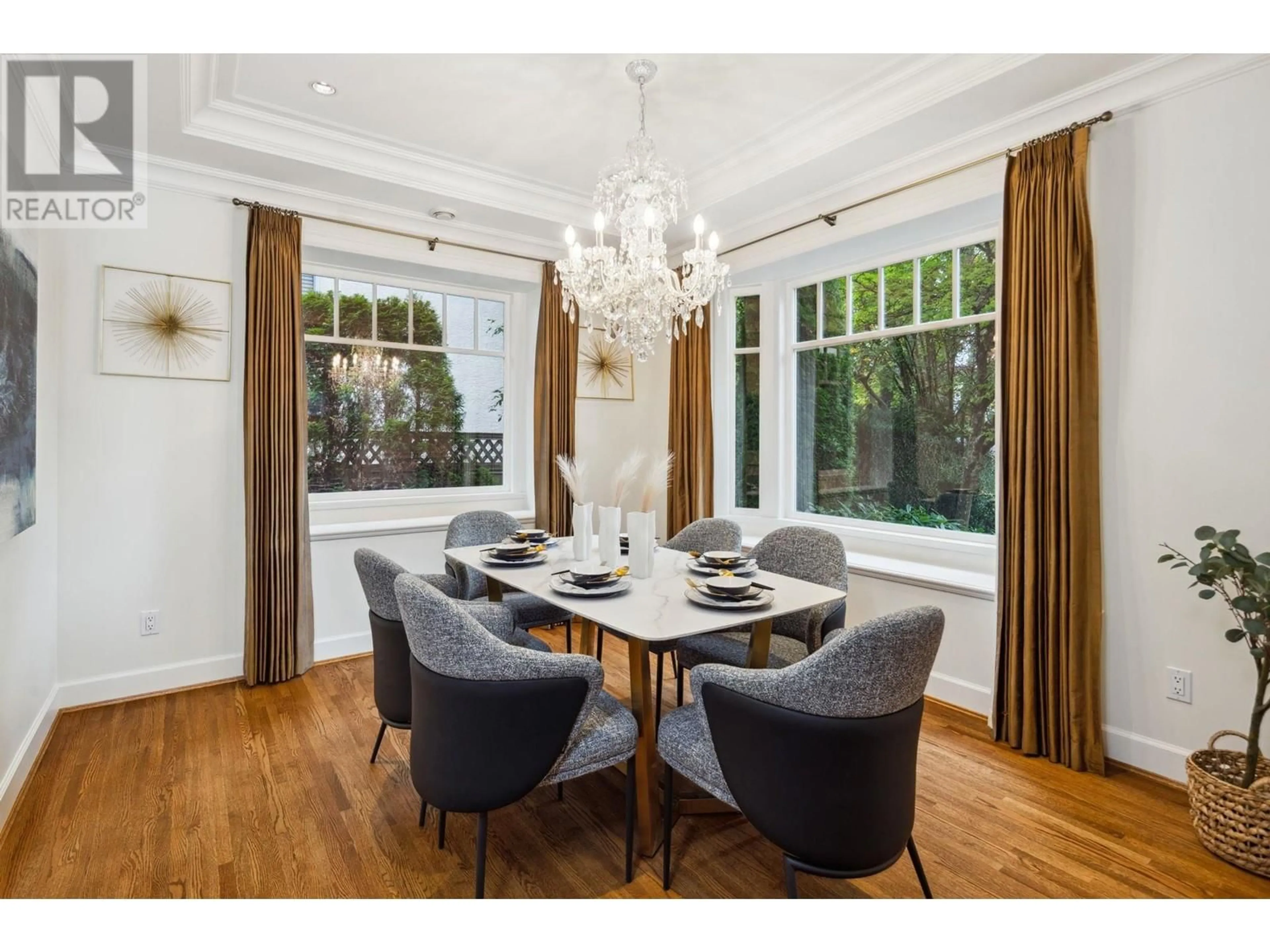 Dining room, wood/laminate floor for 3529 W 34TH AVENUE, Vancouver British Columbia V6N2K7