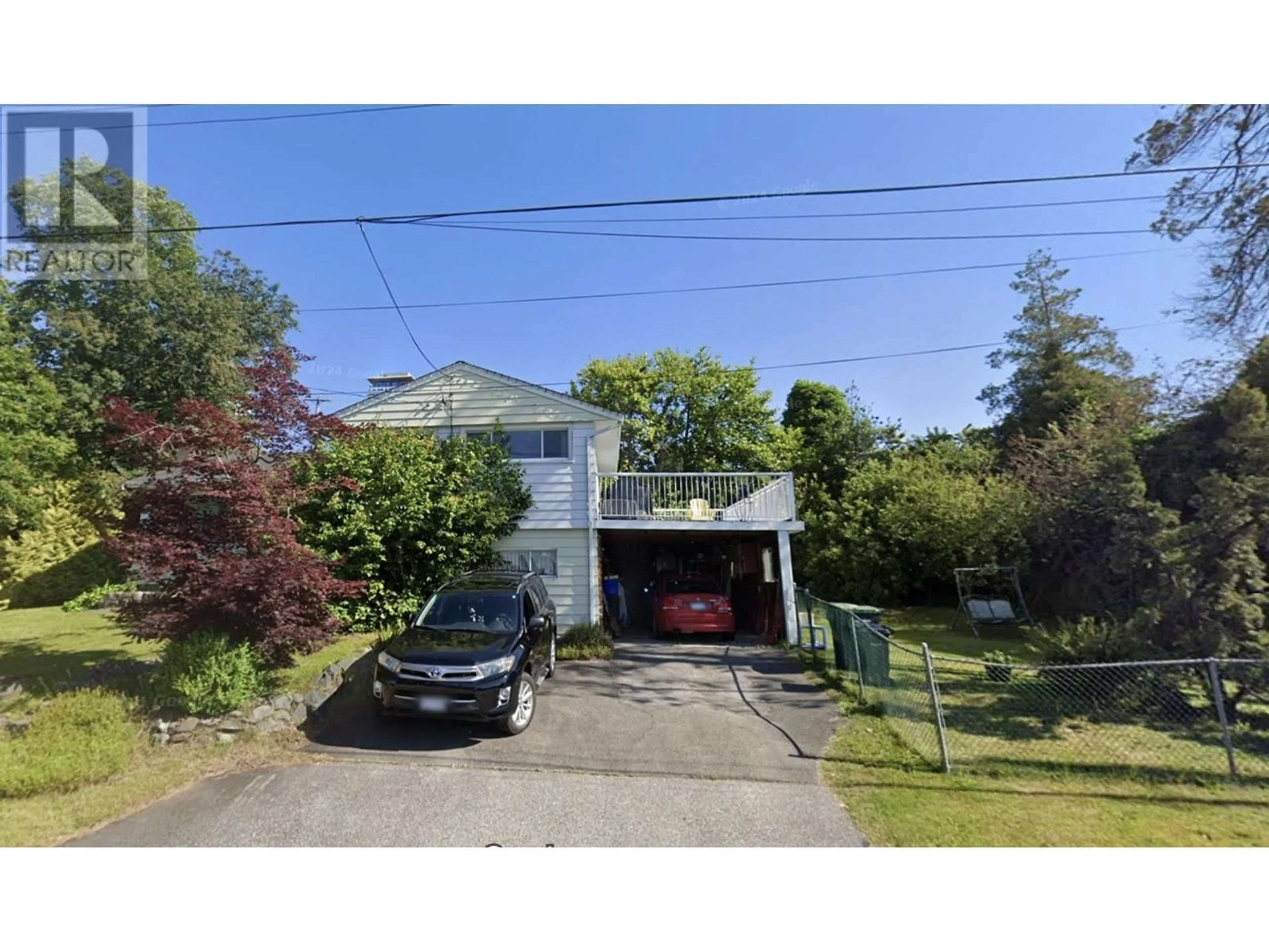 A pic from outside/outdoor area/front of a property/back of a property/a pic from drone, street for 415 MARMONT STREET, Coquitlam British Columbia V3K4S3