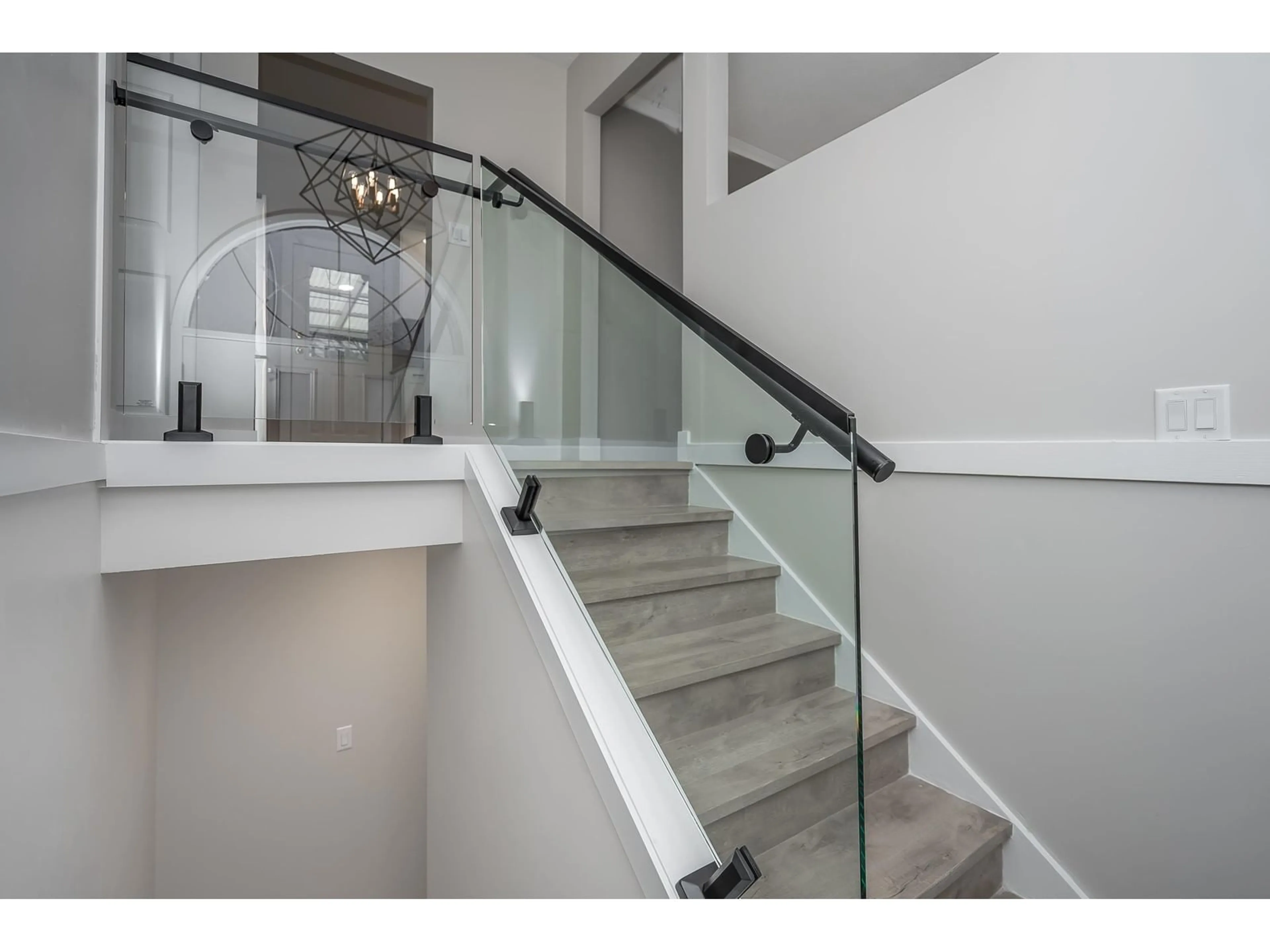 Stairs for 2074 MAJESTIC CRESCENT, Abbotsford British Columbia V2T3G1