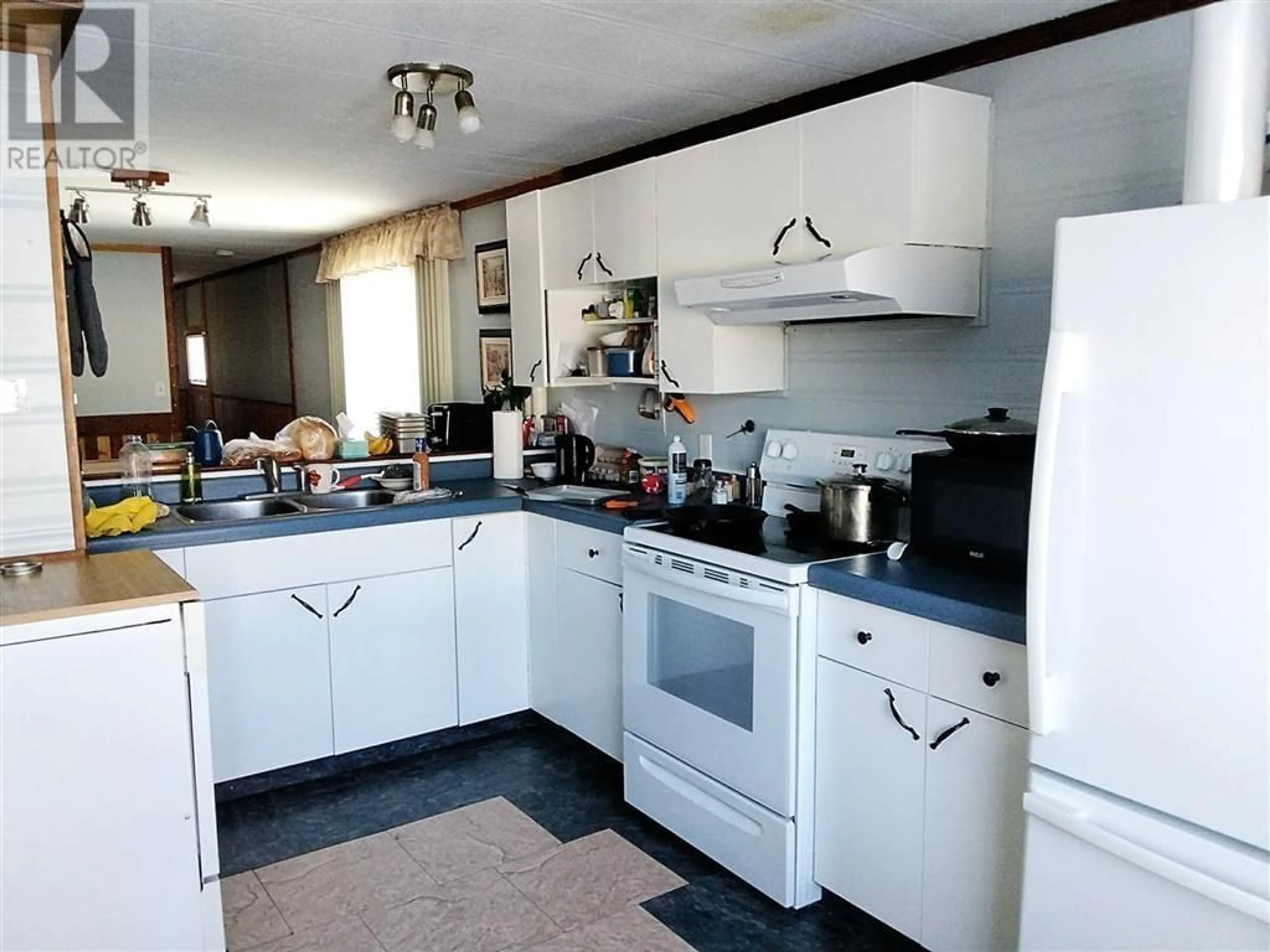 Standard kitchen, unknown for 5316 42 STREET, Fort Nelson British Columbia V0C1R0