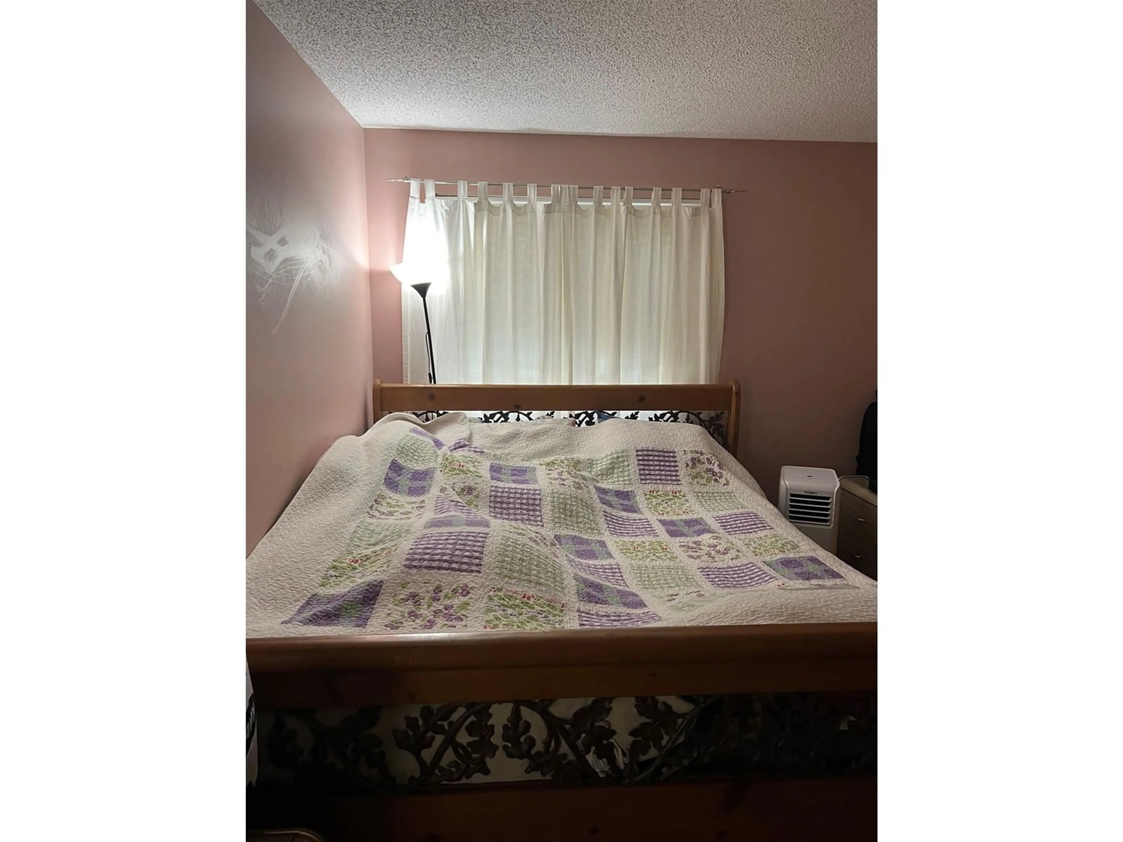 Bedroom with bed, unknown for 212 13947 72 AVENUE, Surrey British Columbia V3W2P6