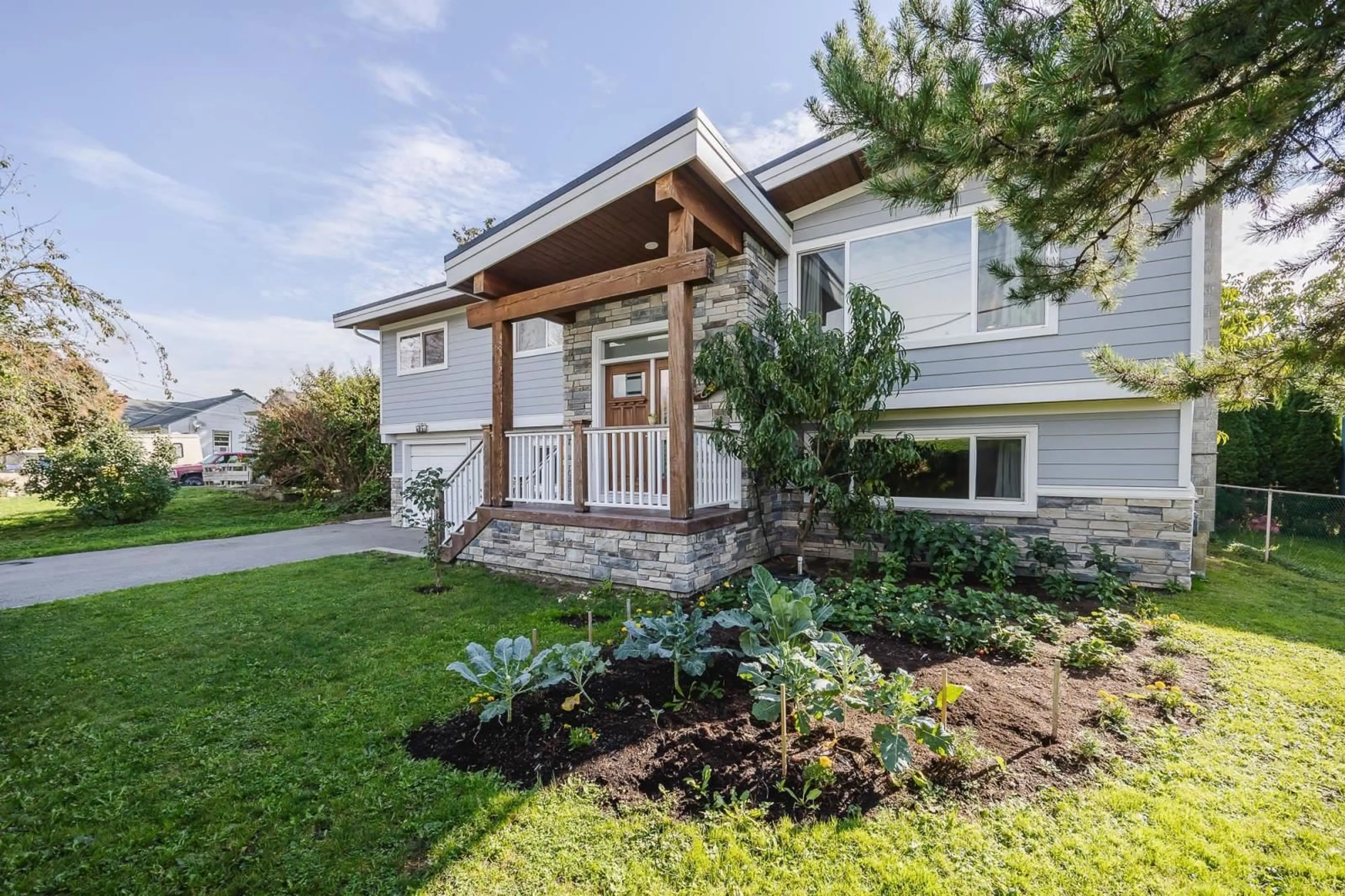 Unknown for 8754 BELLEVUE DRIVE|Chilliwack Proper We, Chilliwack British Columbia V2P3W7