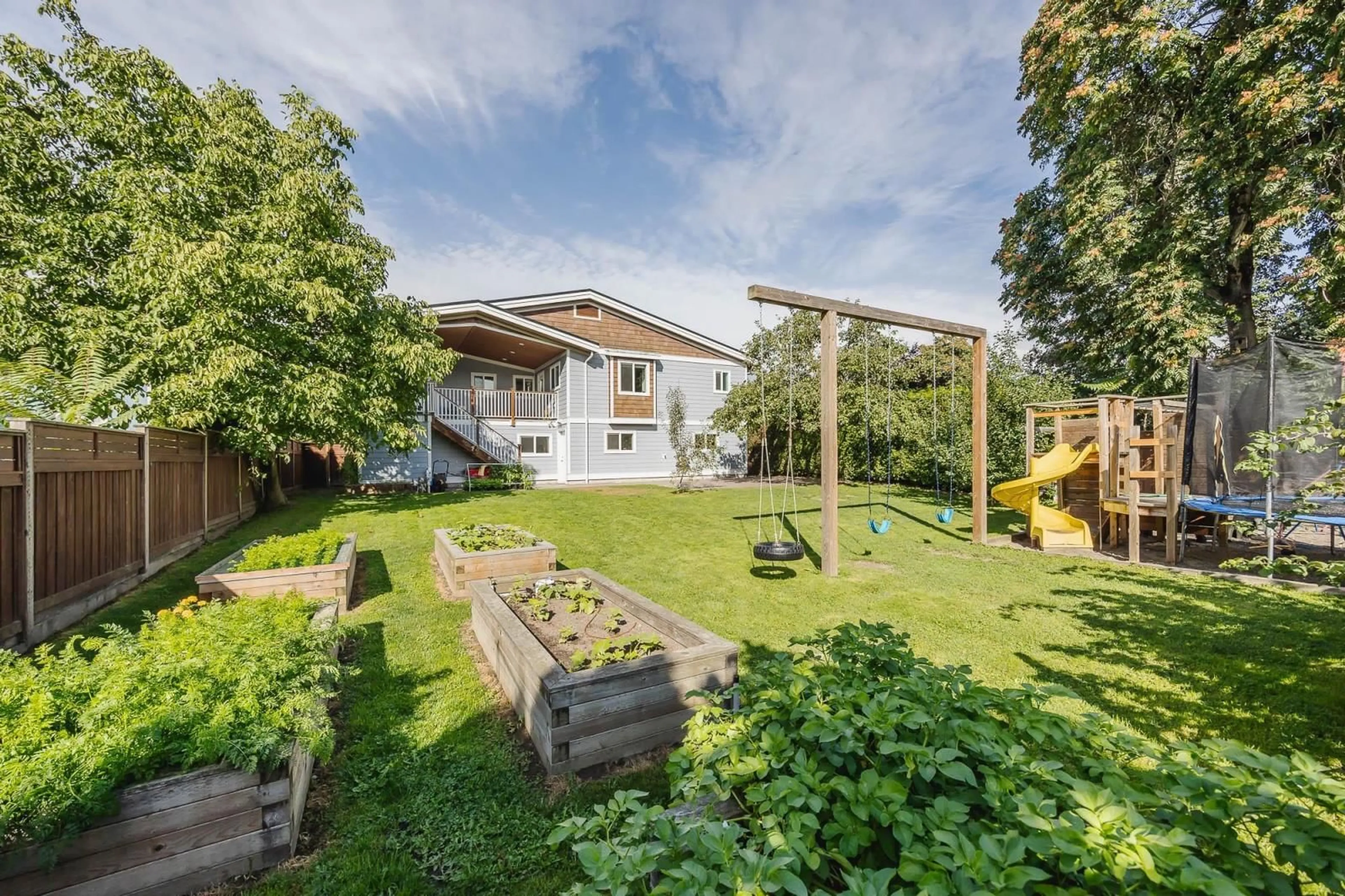 A pic from outside/outdoor area/front of a property/back of a property/a pic from drone, unknown for 8754 BELLEVUE DRIVE|Chilliwack Proper We, Chilliwack British Columbia V2P3W7