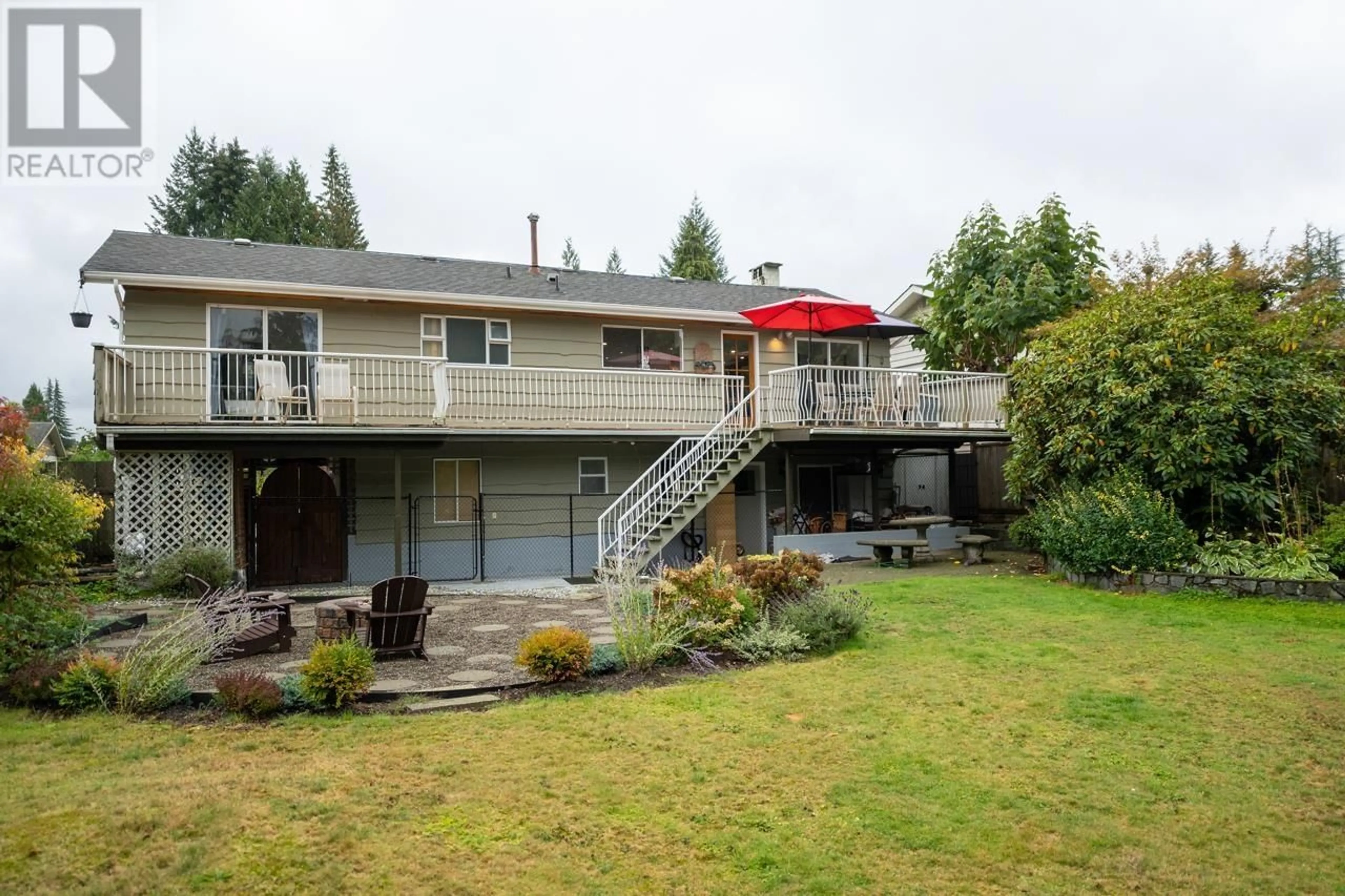 A pic from outside/outdoor area/front of a property/back of a property/a pic from drone, unknown for 2293 BERKLEY AVENUE, North Vancouver British Columbia V7H1Z6