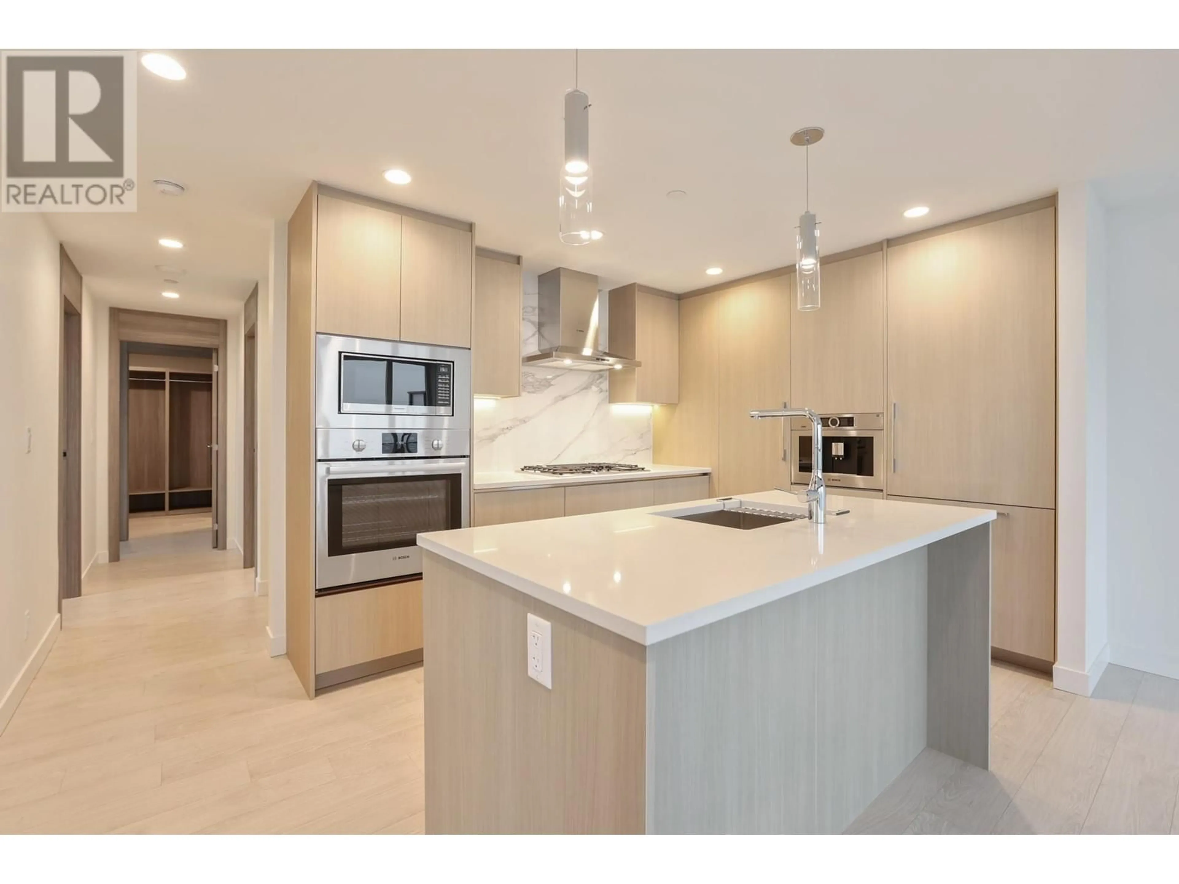 Open concept kitchen, unknown for 3906 4890 LOUGHEED HIGHWAY, Burnaby British Columbia V5C0N2