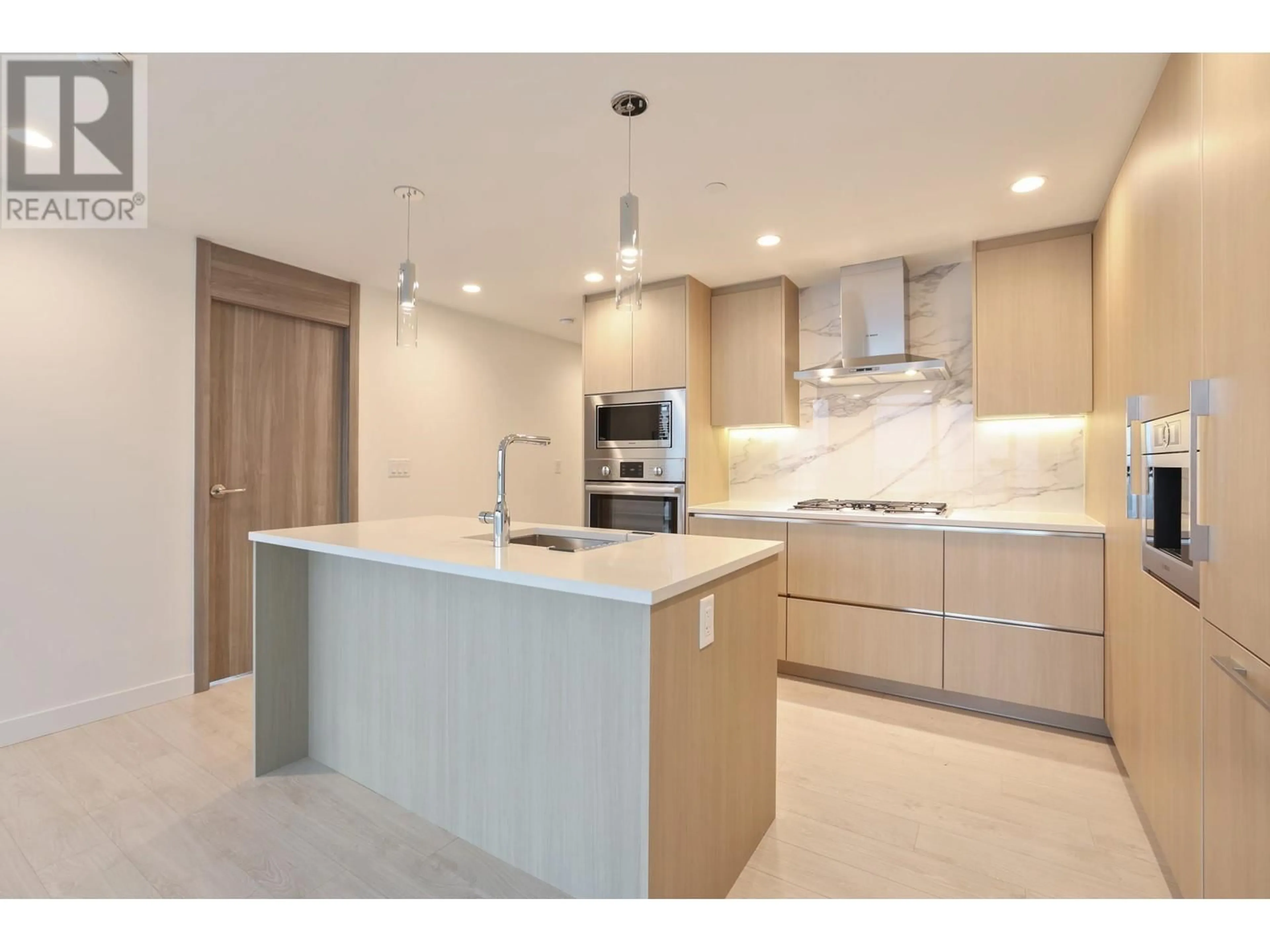 Open concept kitchen, ceramic/tile floor for 3906 4890 LOUGHEED HIGHWAY, Burnaby British Columbia V5C0N2