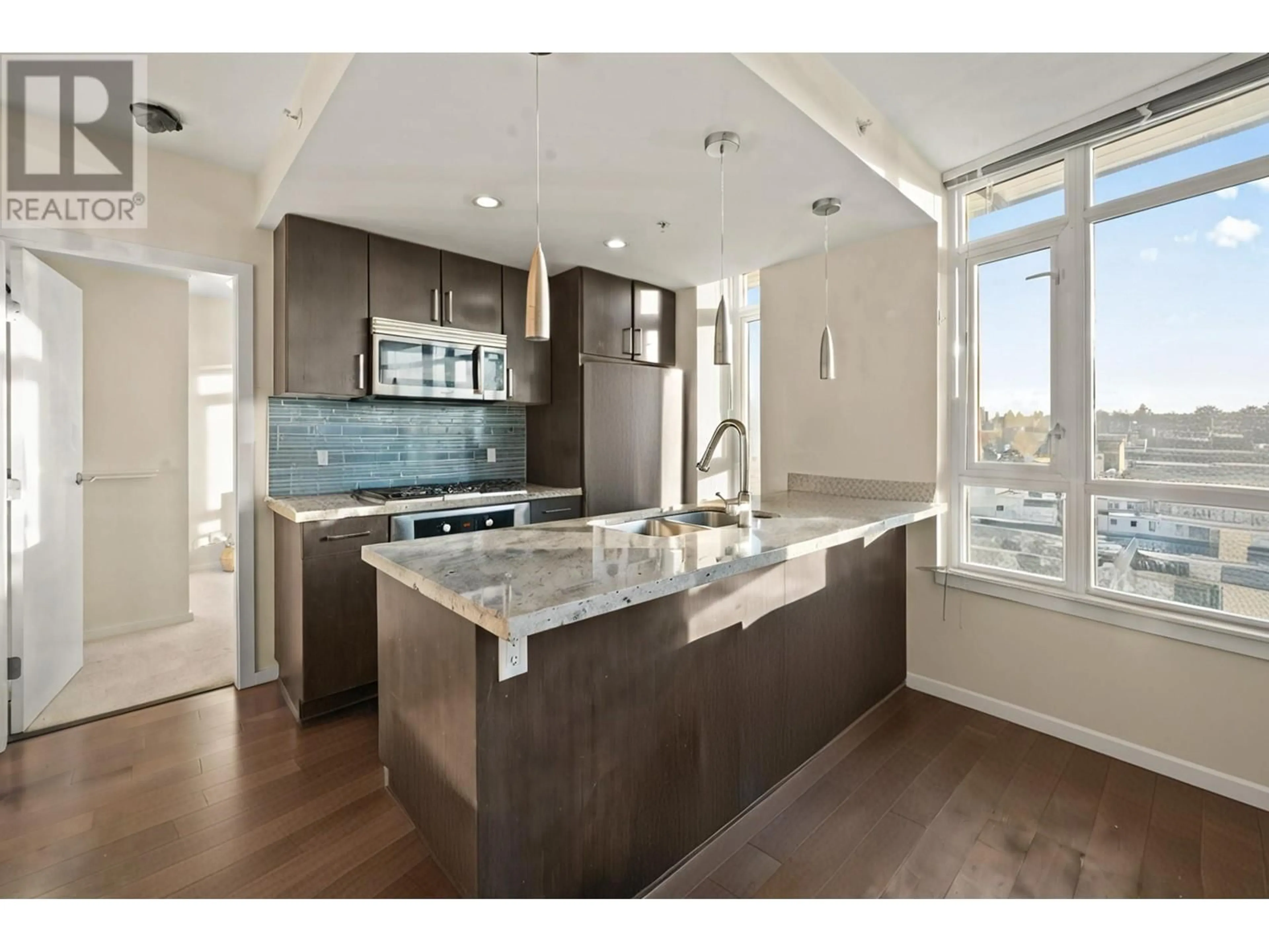 Open concept kitchen, unknown for 1402 - 89 2ND AVENUE, Vancouver British Columbia V5Y0G9