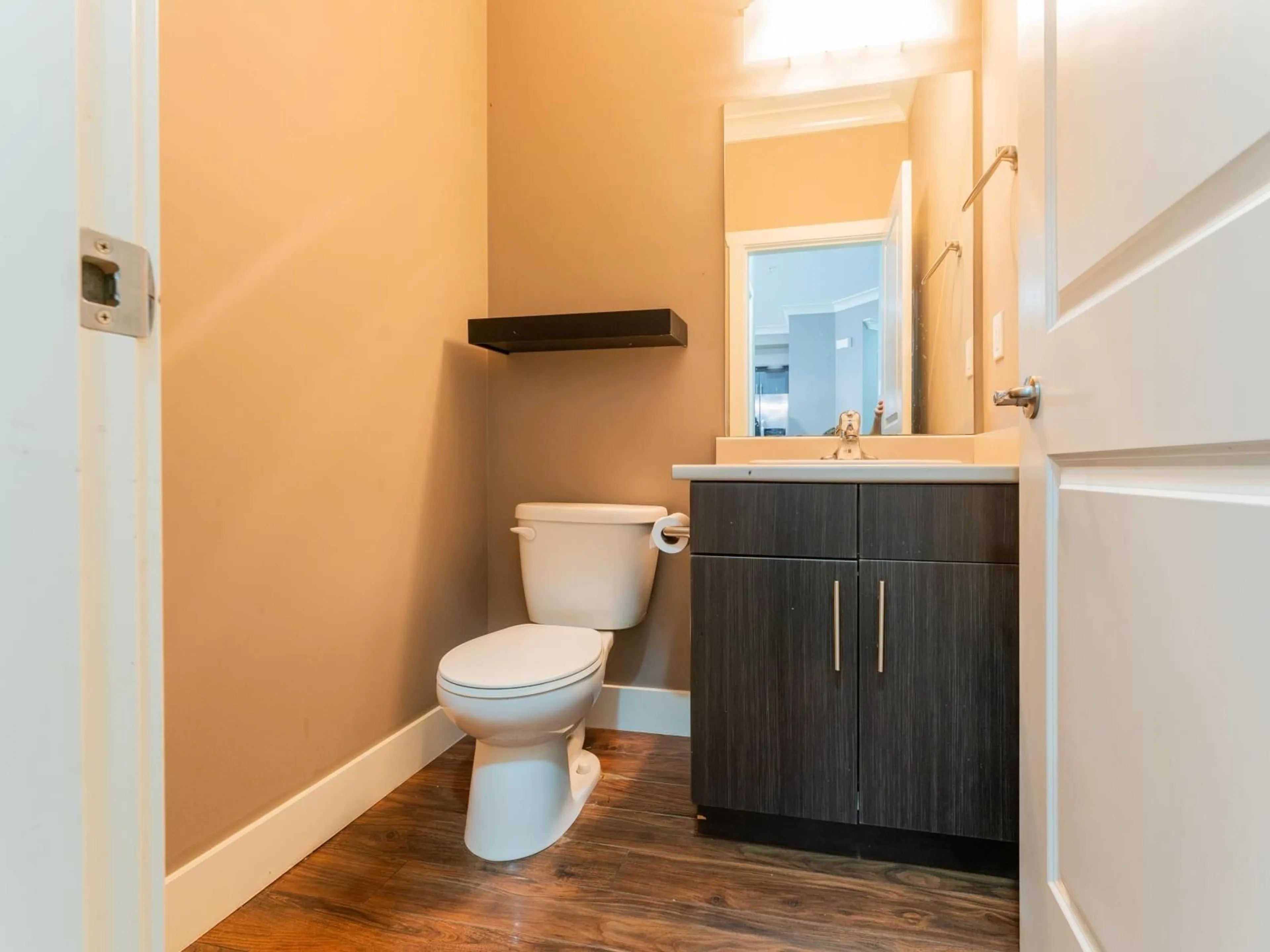 Standard bathroom, unknown for 6 45762 SAFFLOWER CRESCENT|Sardis South, Chilliwack British Columbia V2R0S4