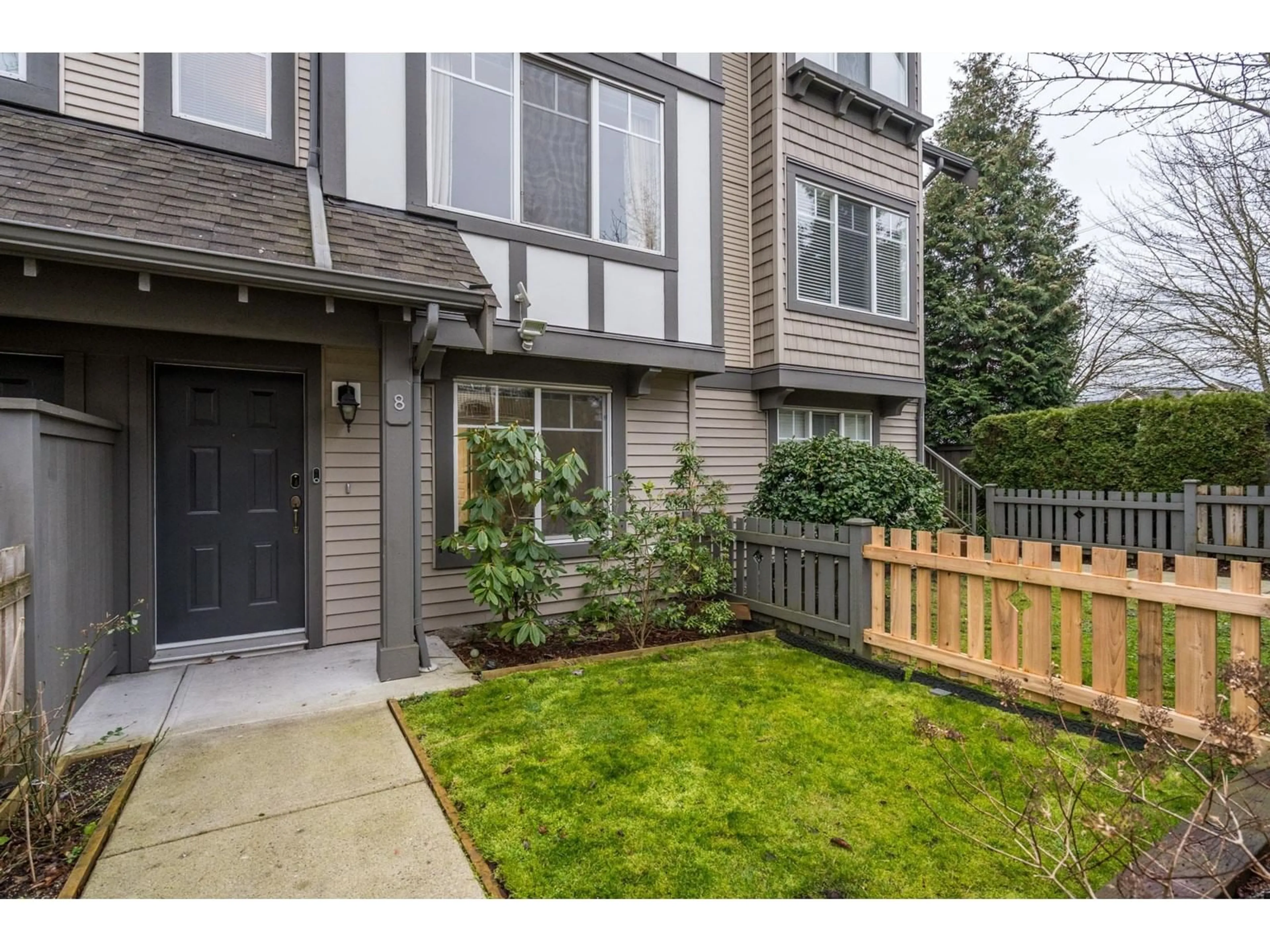 Patio, street for 8 20038 70 AVENUE, Langley British Columbia V2Y0B4