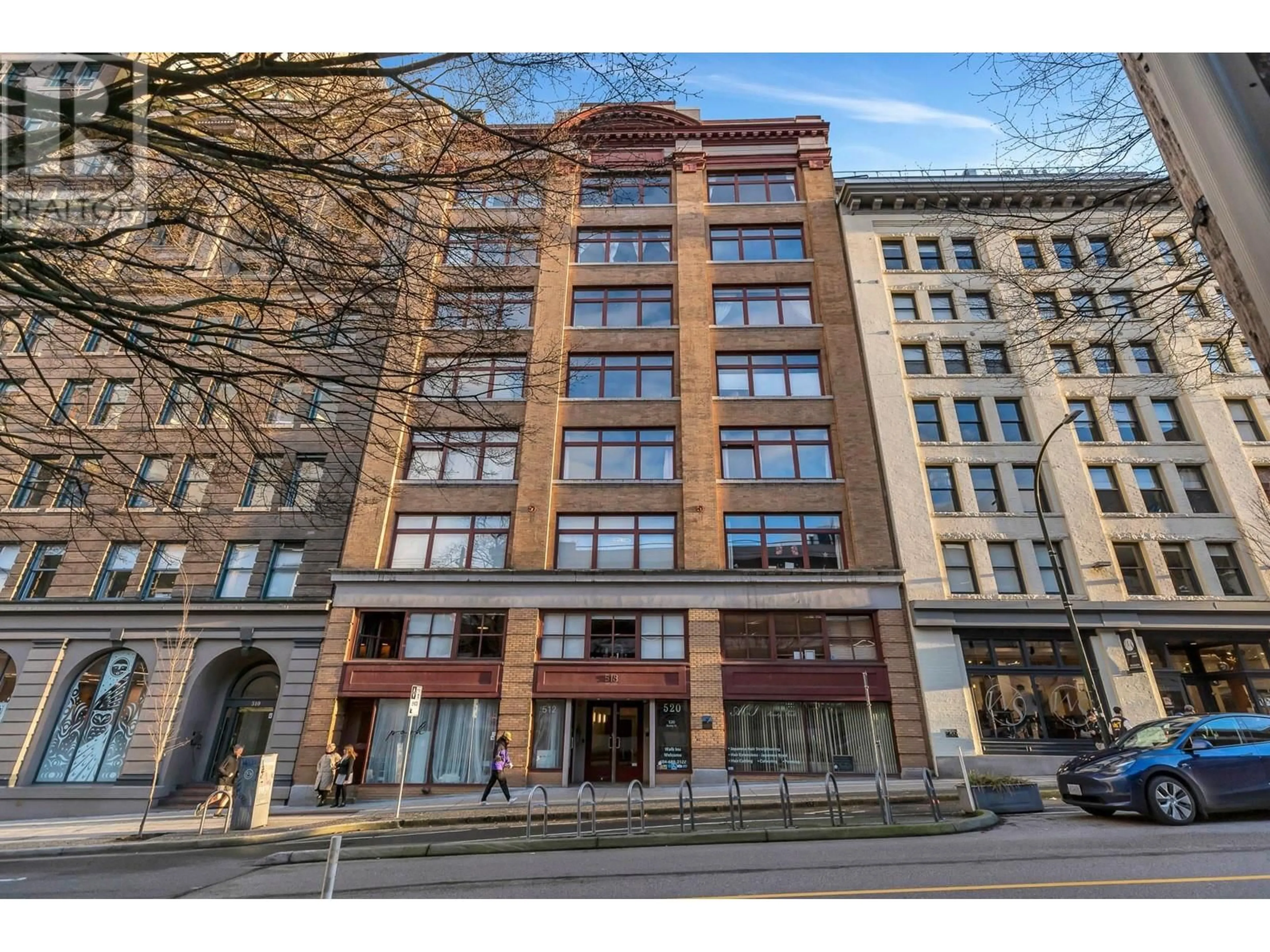 Indoor foyer for 804 518 BEATTY STREET, Vancouver British Columbia V6B6G8