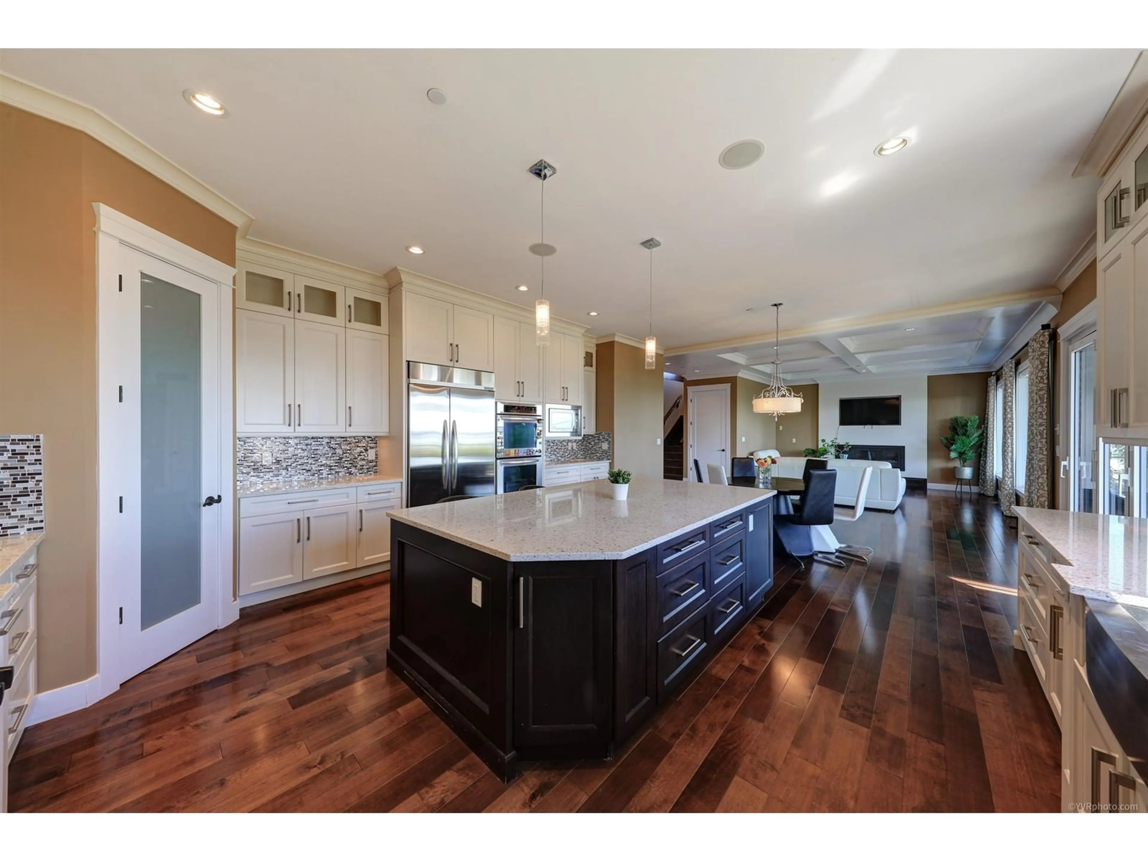 Open concept kitchen, unknown for 15632 CLIFF AVENUE, White Rock British Columbia V4B1V9